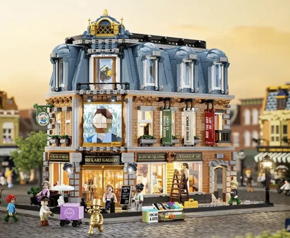 Grande galerie d’art citadine en briques éclairées