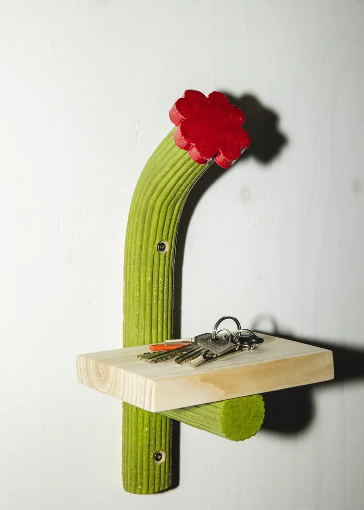 Flower+shelf+keys_photo+by+Sunna+Ben.webp
