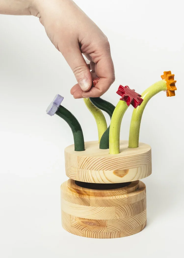 Flower+box+open_photo+by+Sunna+Ben.webp