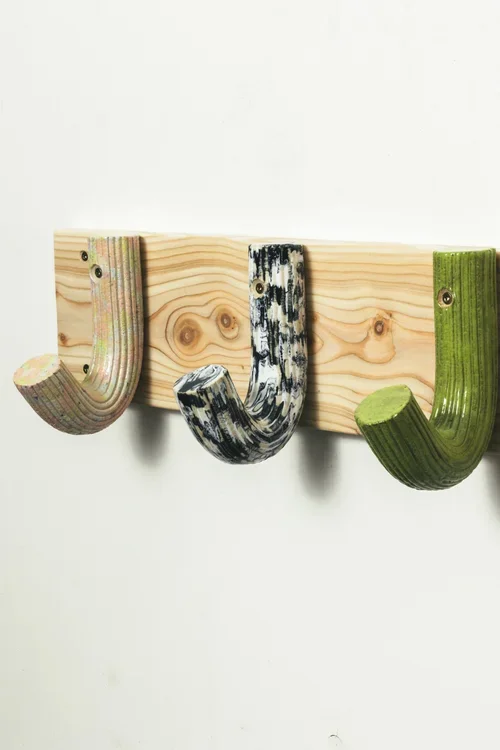 Multi+hanger+detail_photo+by+Sunna+ben+(1).webp