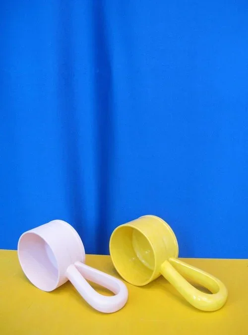 5rosa_yellow_containers.webp