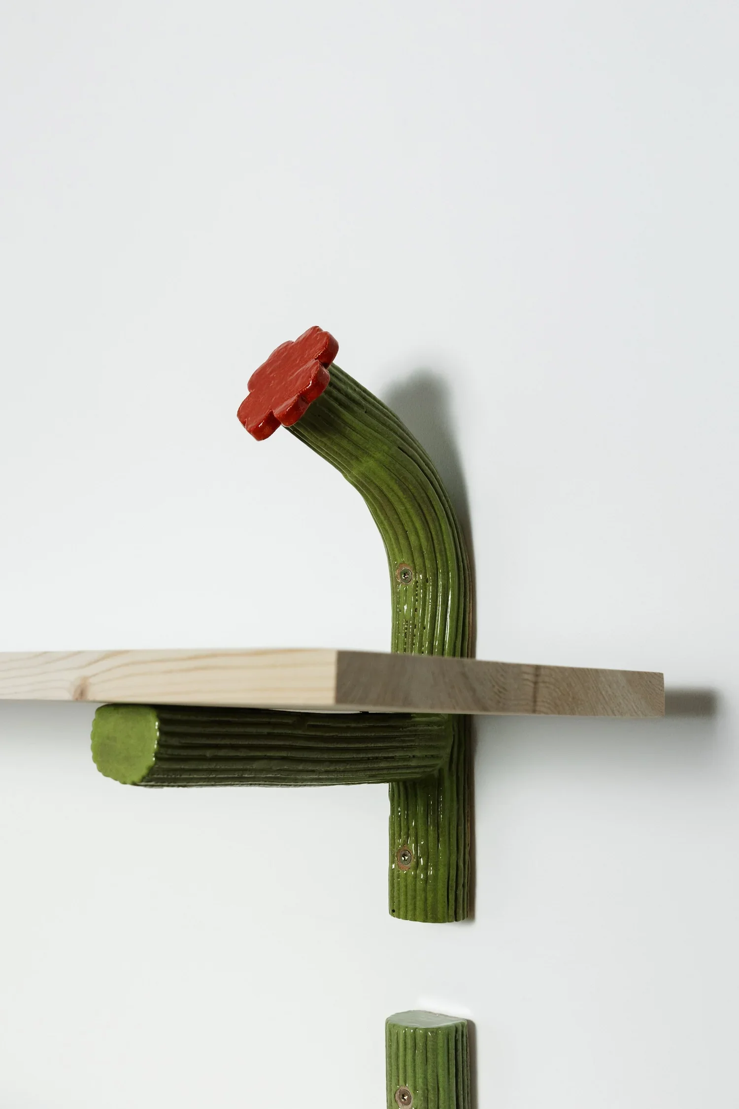 Flowershelf_extented_detail.webp