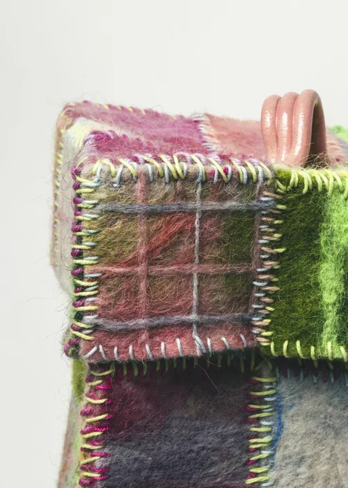 Felt+quilt+box+detail_photo+by+Sunna+Ben+(1).webp
