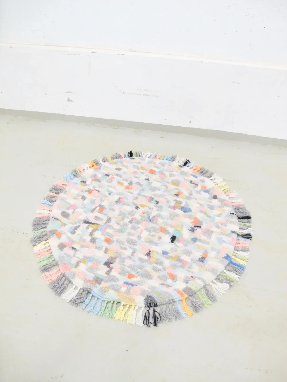 Multi color circle rug