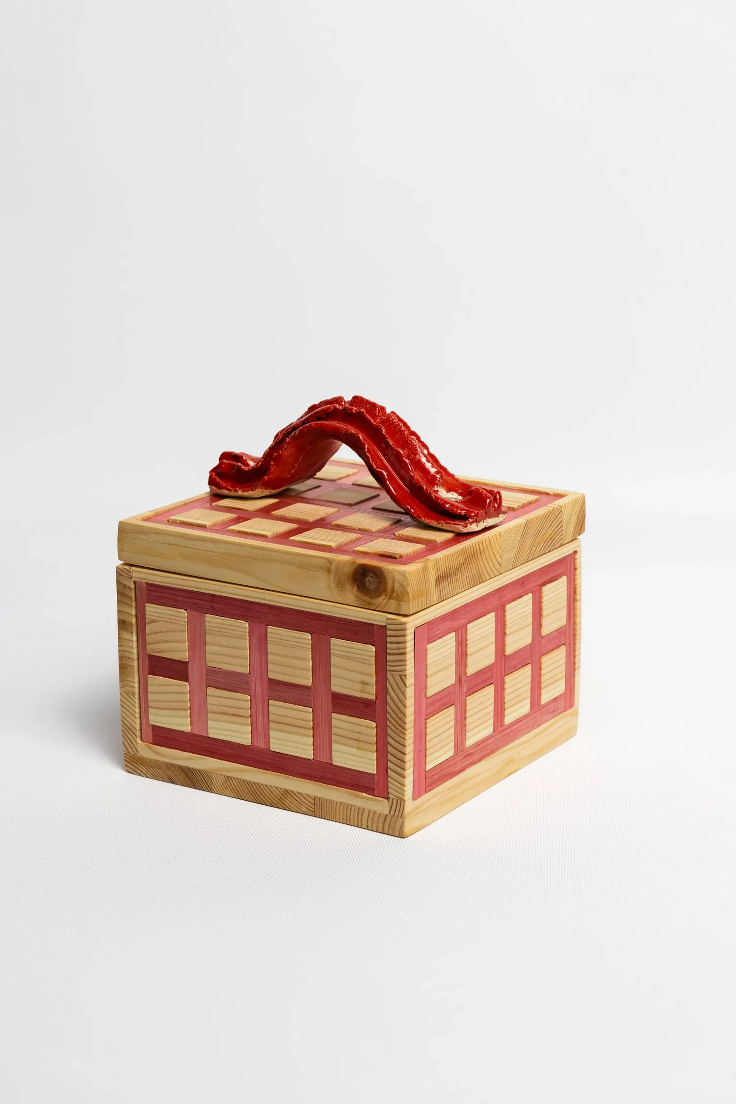 Straw_grid_box.webp