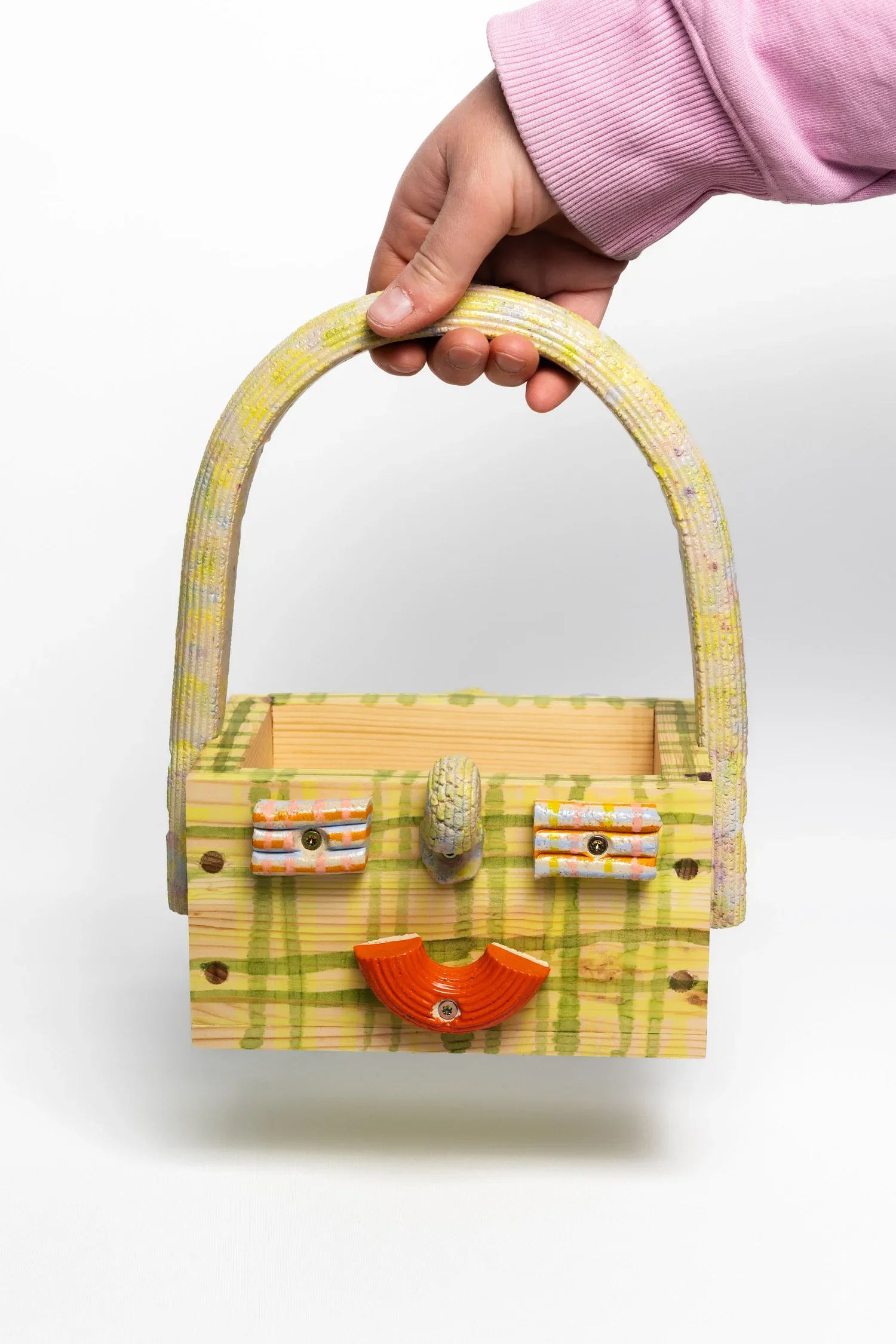 face_basket_lifted.webp