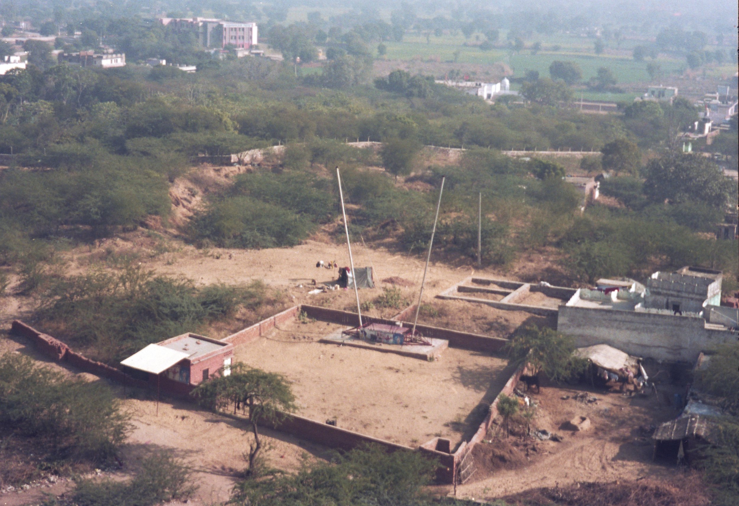 img024.jpg