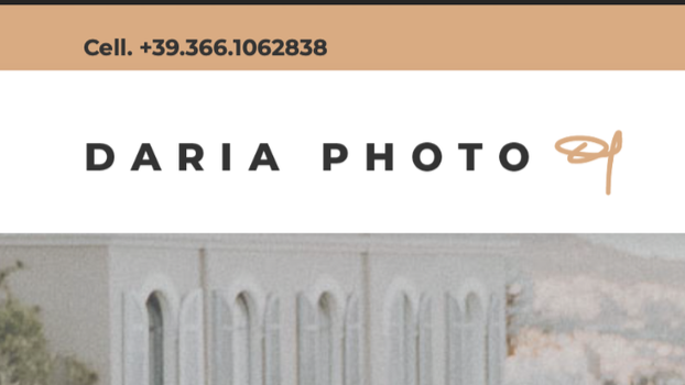 Biglietto da visita con il testo 'DARIA PHOTO', un numero di cellulare e un design elegante.