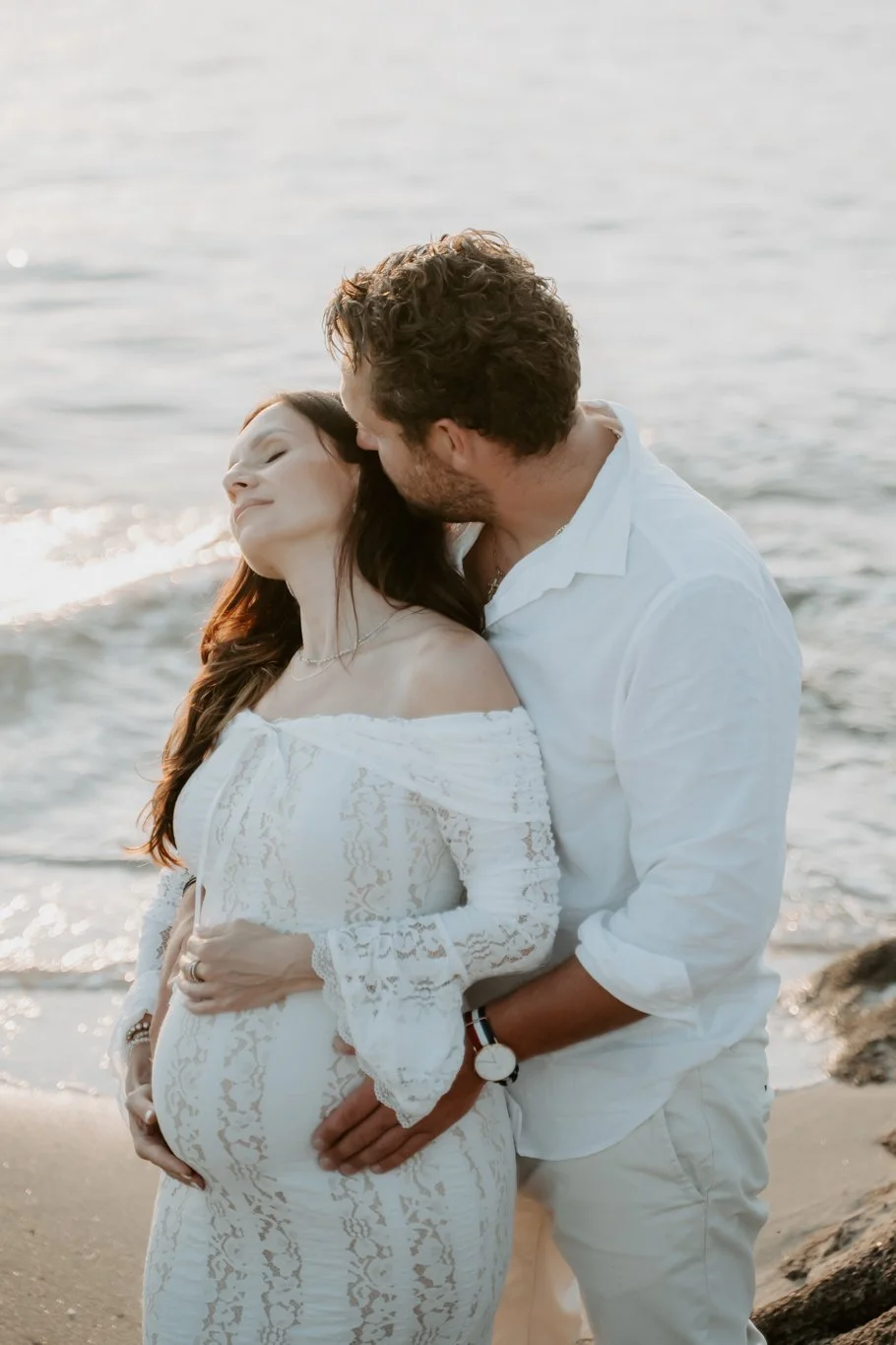 Servizio fotografico maternity in esterna al tramonto, Sardegna - Fotografa Daria Manuedda