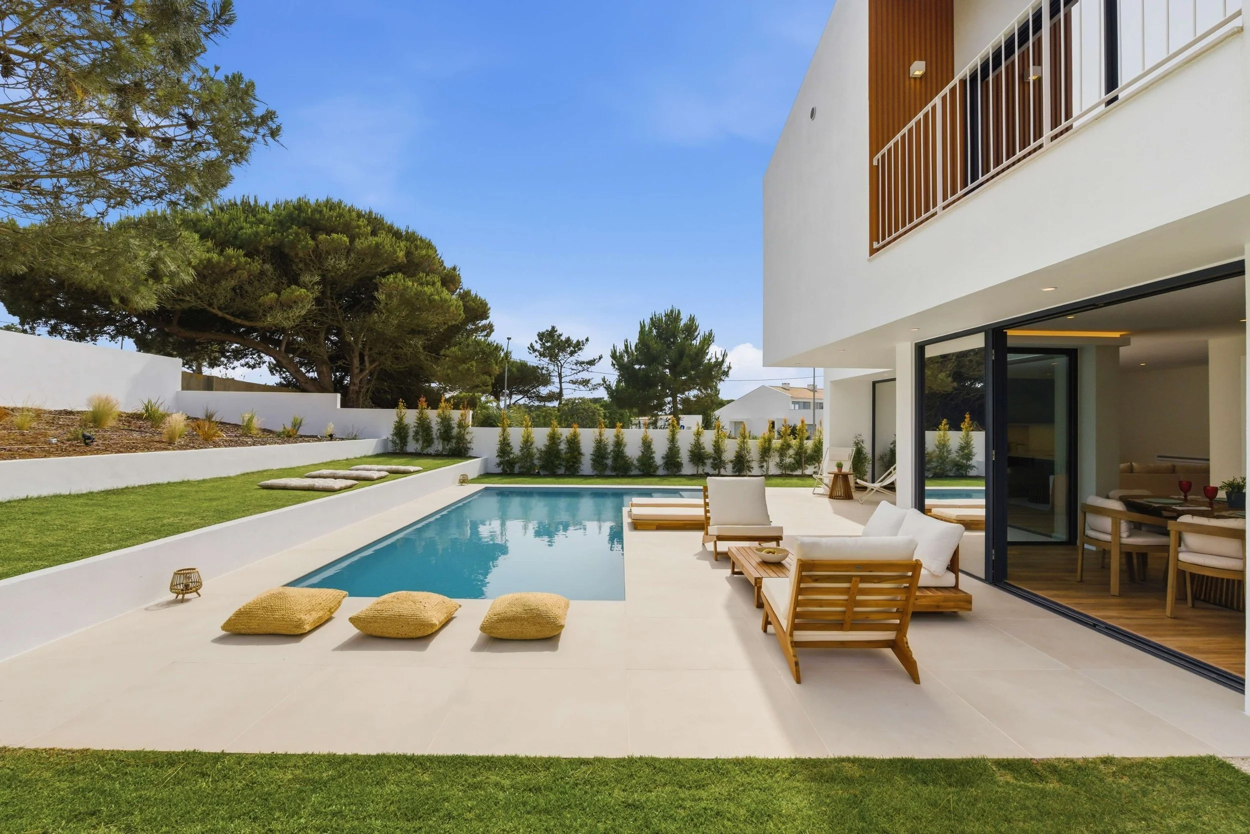 SUSTAINABLE LUXURY BY THE SEA