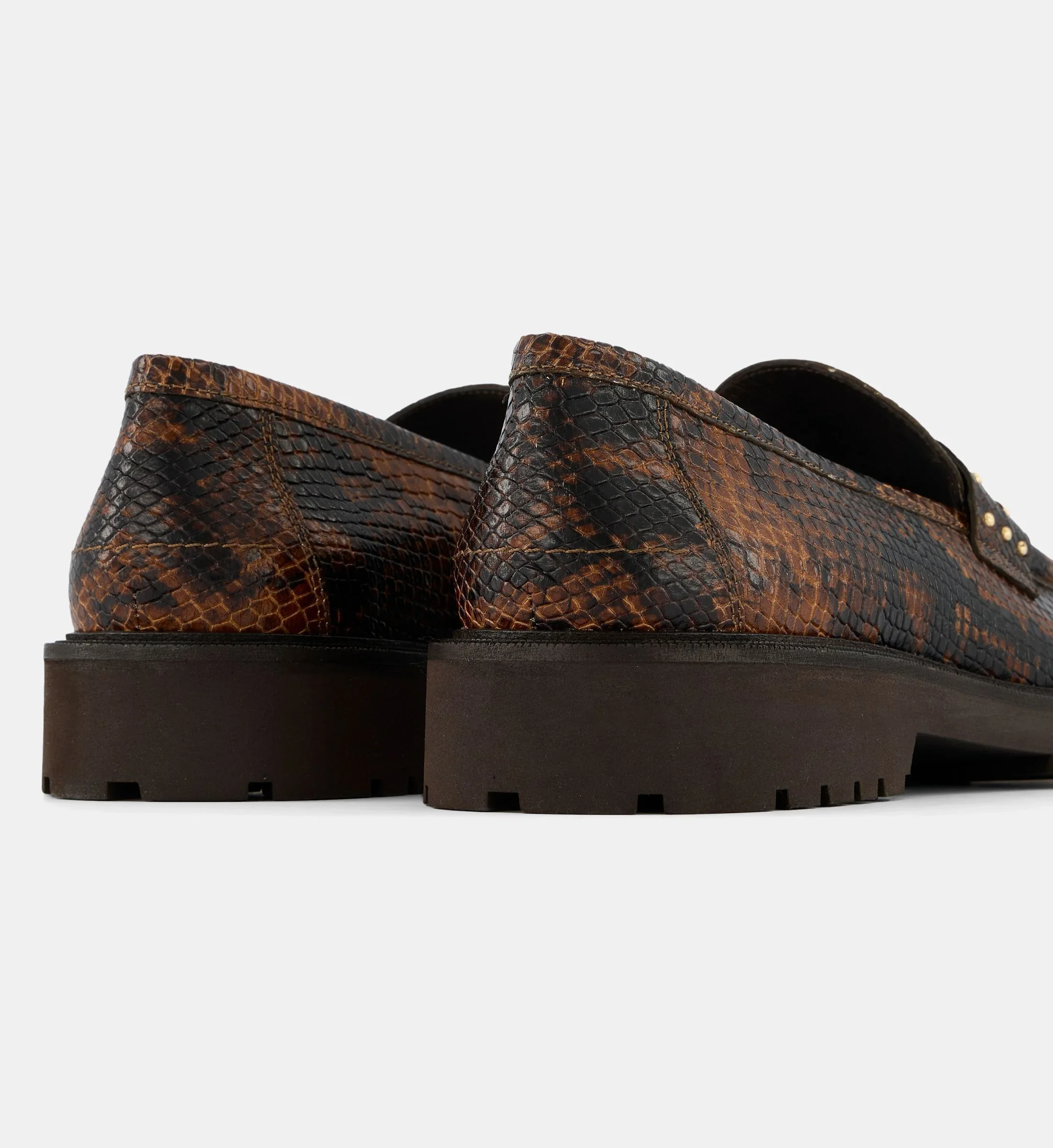 mocassins_avec_studs_charlize_cuir-6.webp