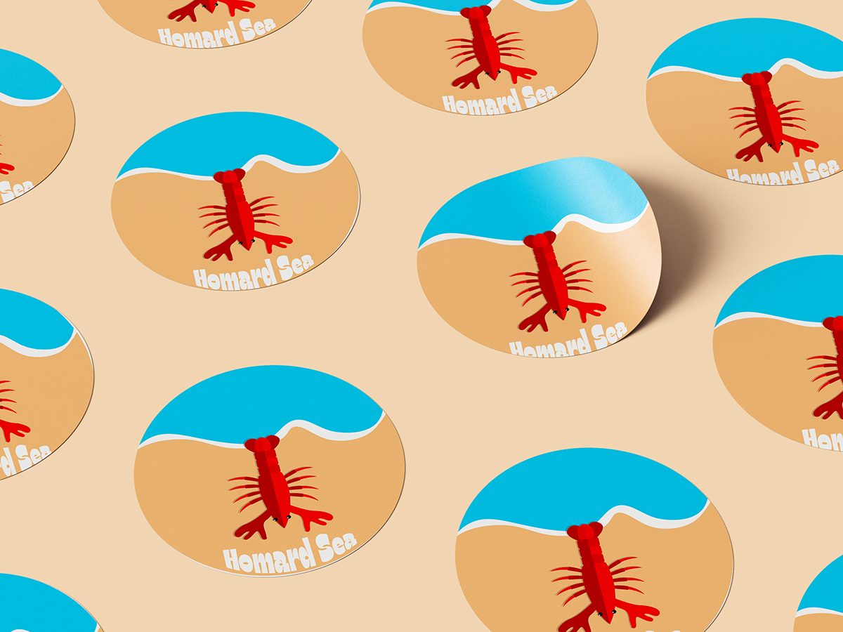 Logo circulaire avec une illustration d'une écrevisse rouge sur une plage, avec la mer en arrière-plan et la phrase "Hemard Sea" en bas.