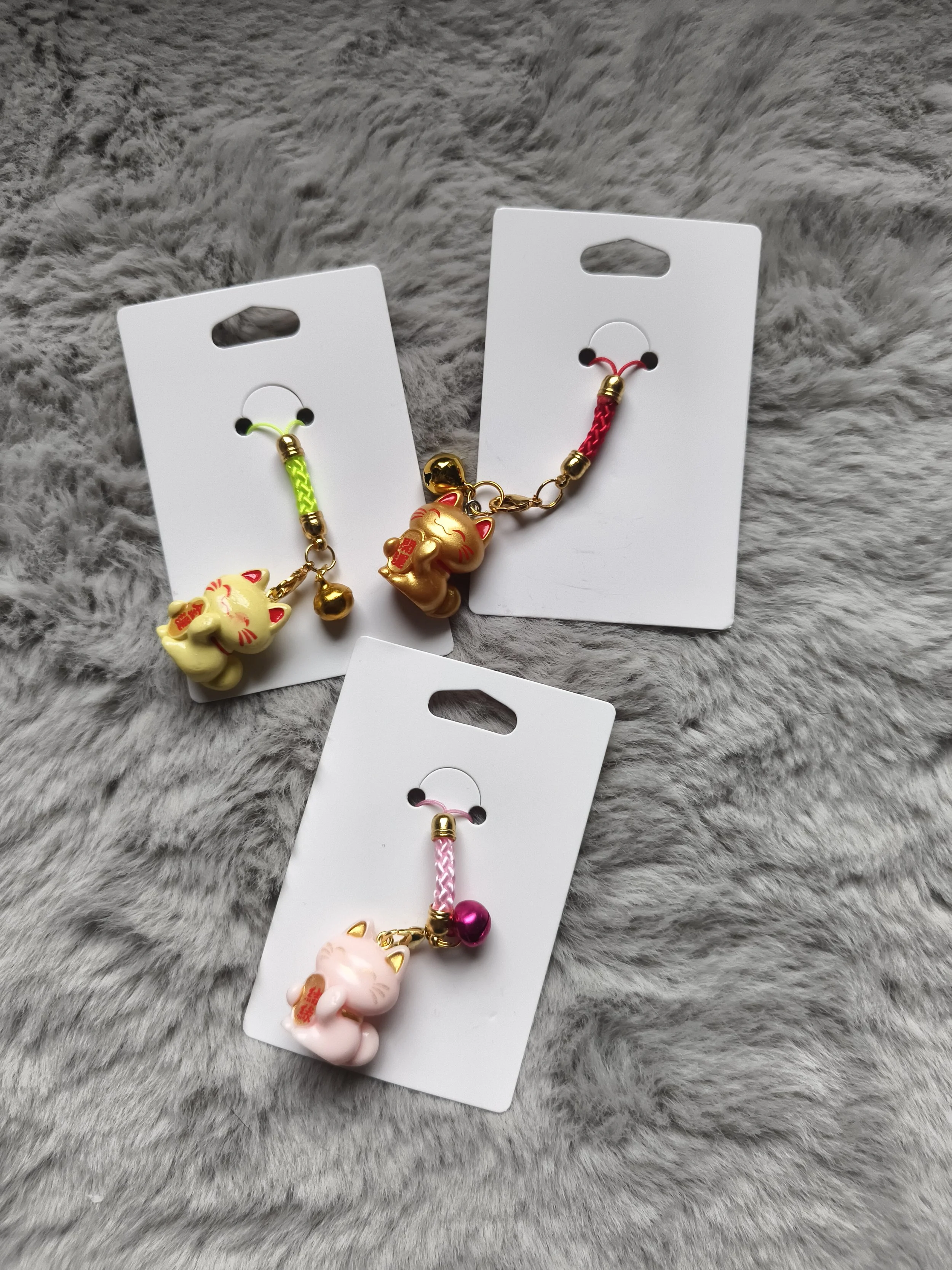 Handy Charms Lucky Cat