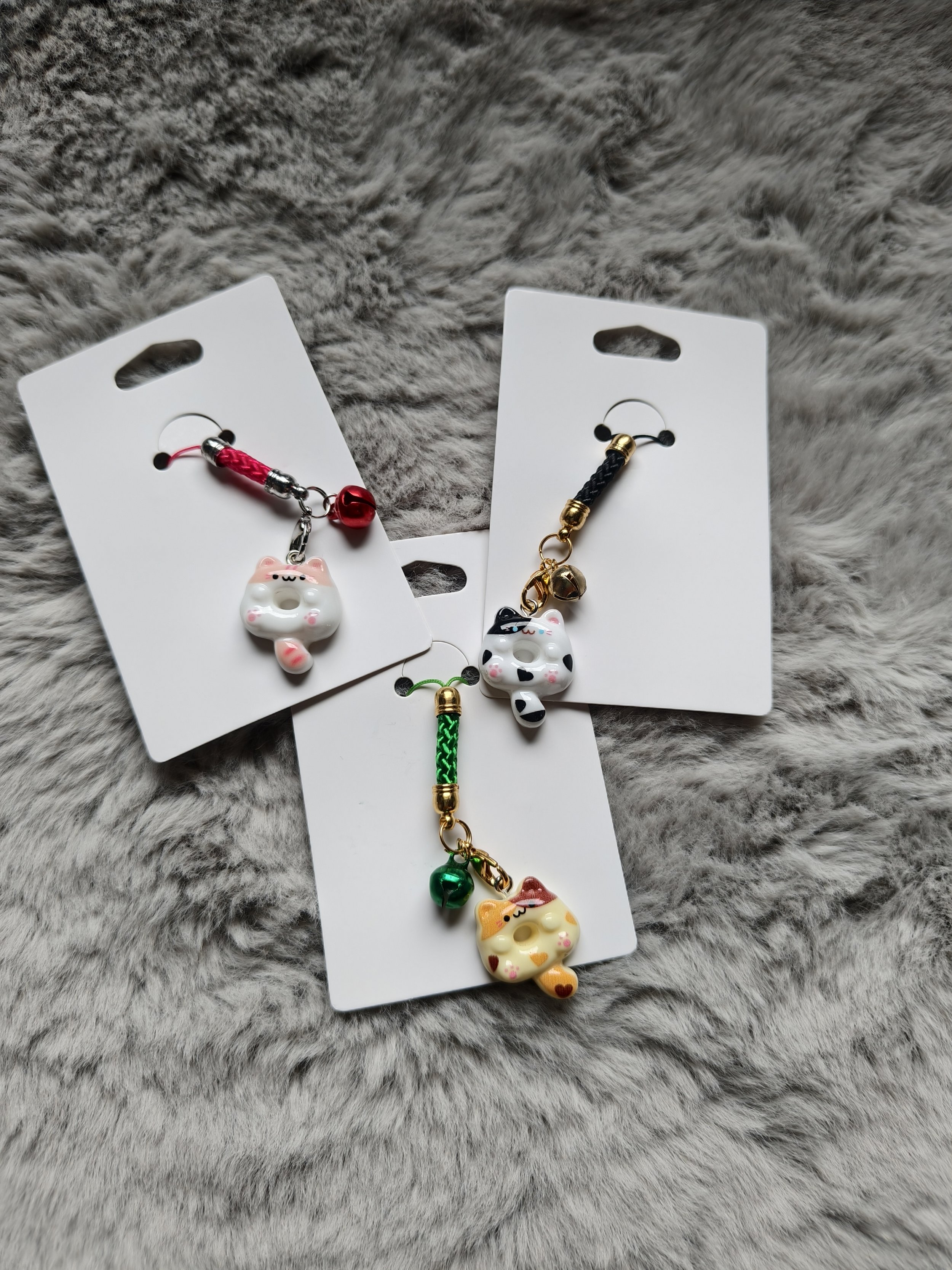 Handy Charms Donat Cat