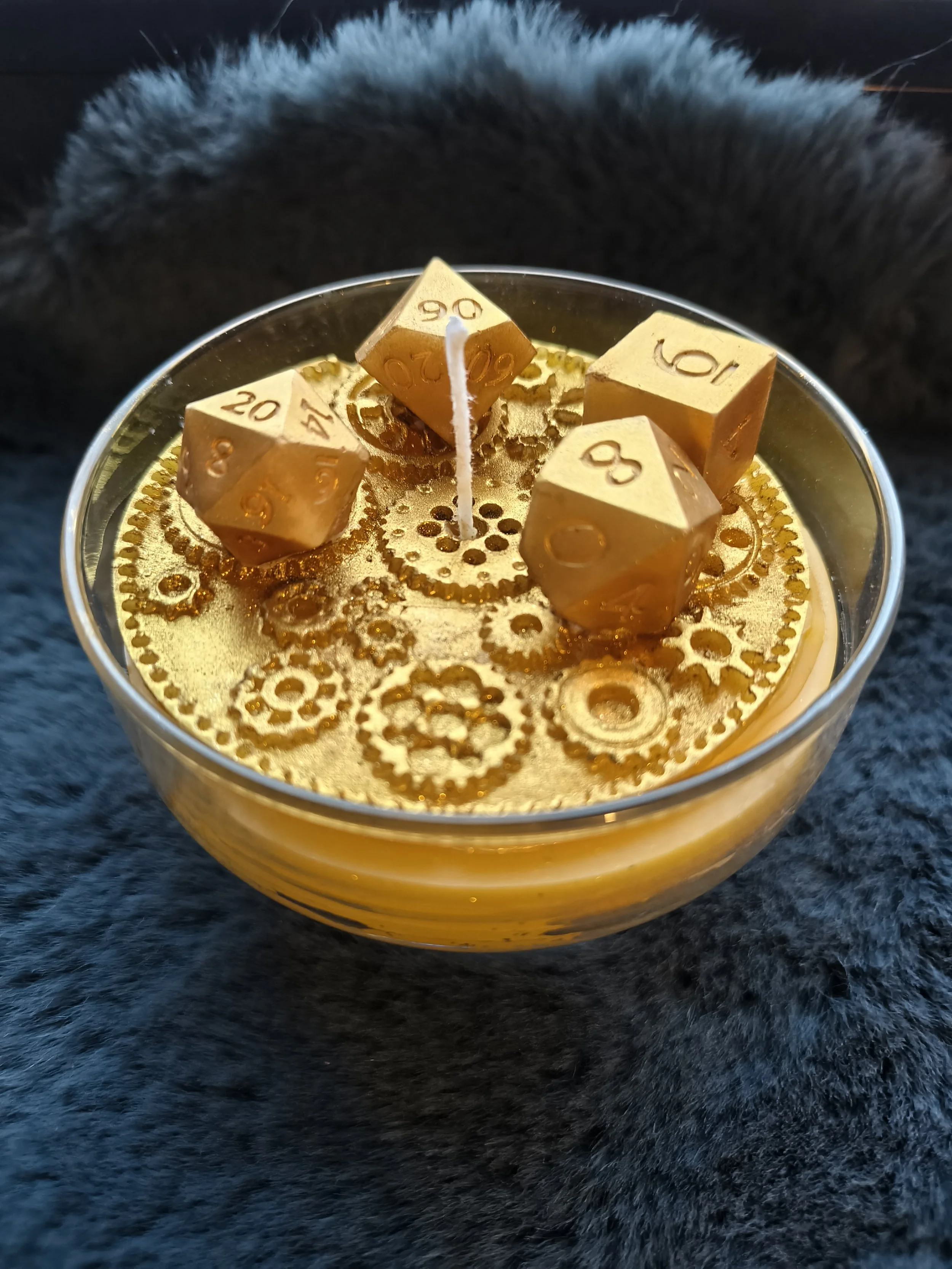 Kerze "D&D Würfel" metalic gold