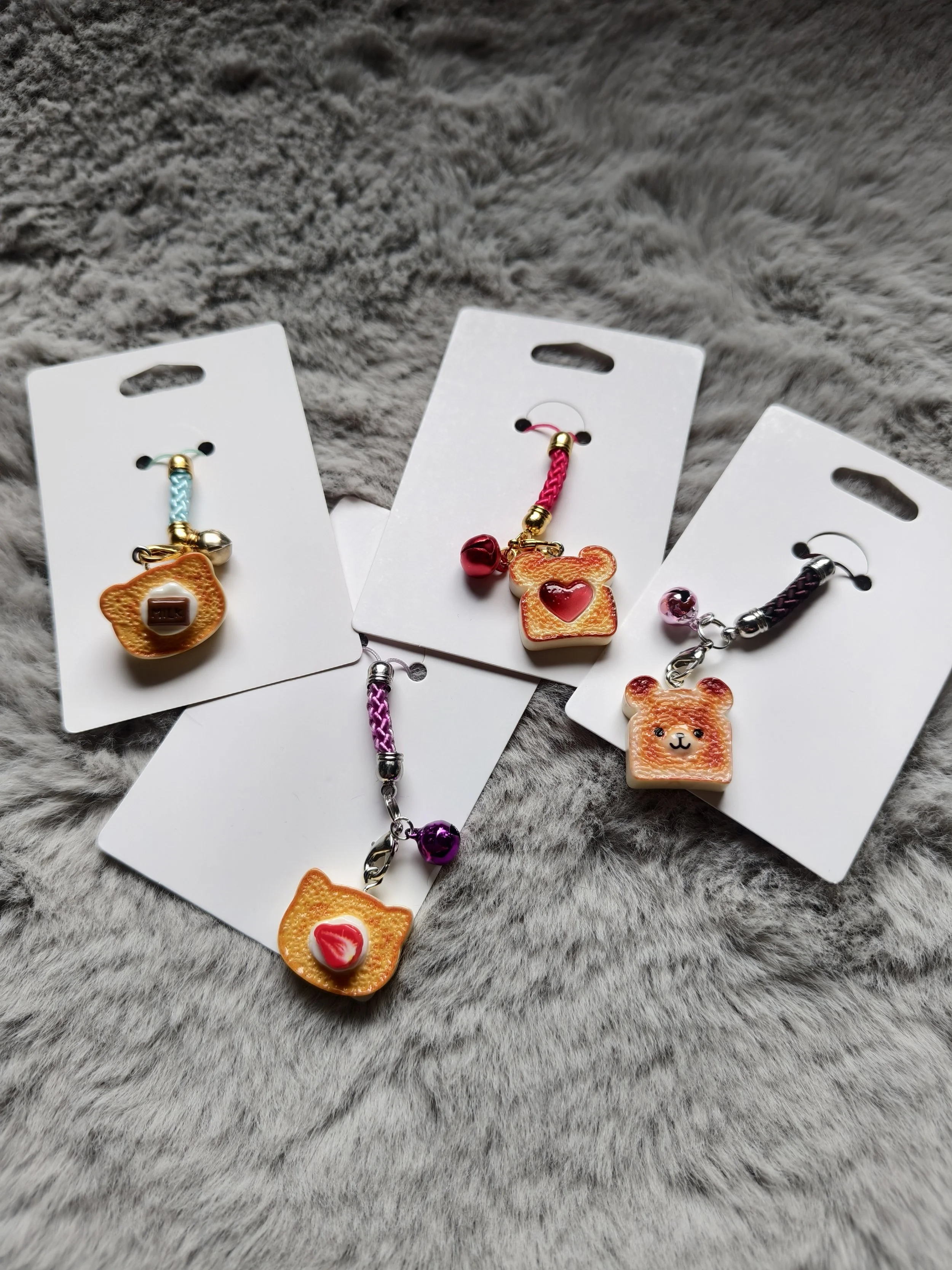 Handy Charms Toast Bear