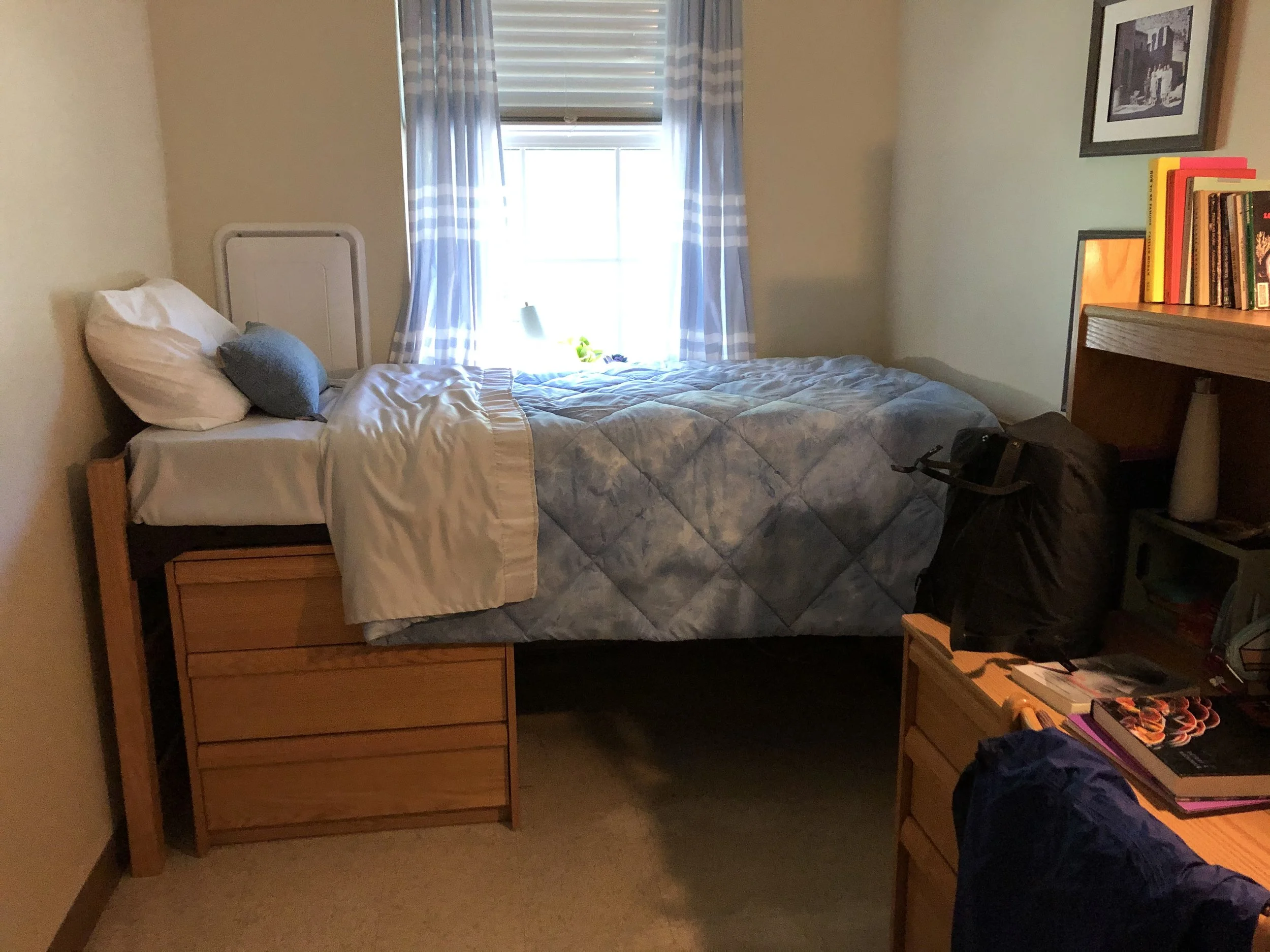 dorm room.jpg