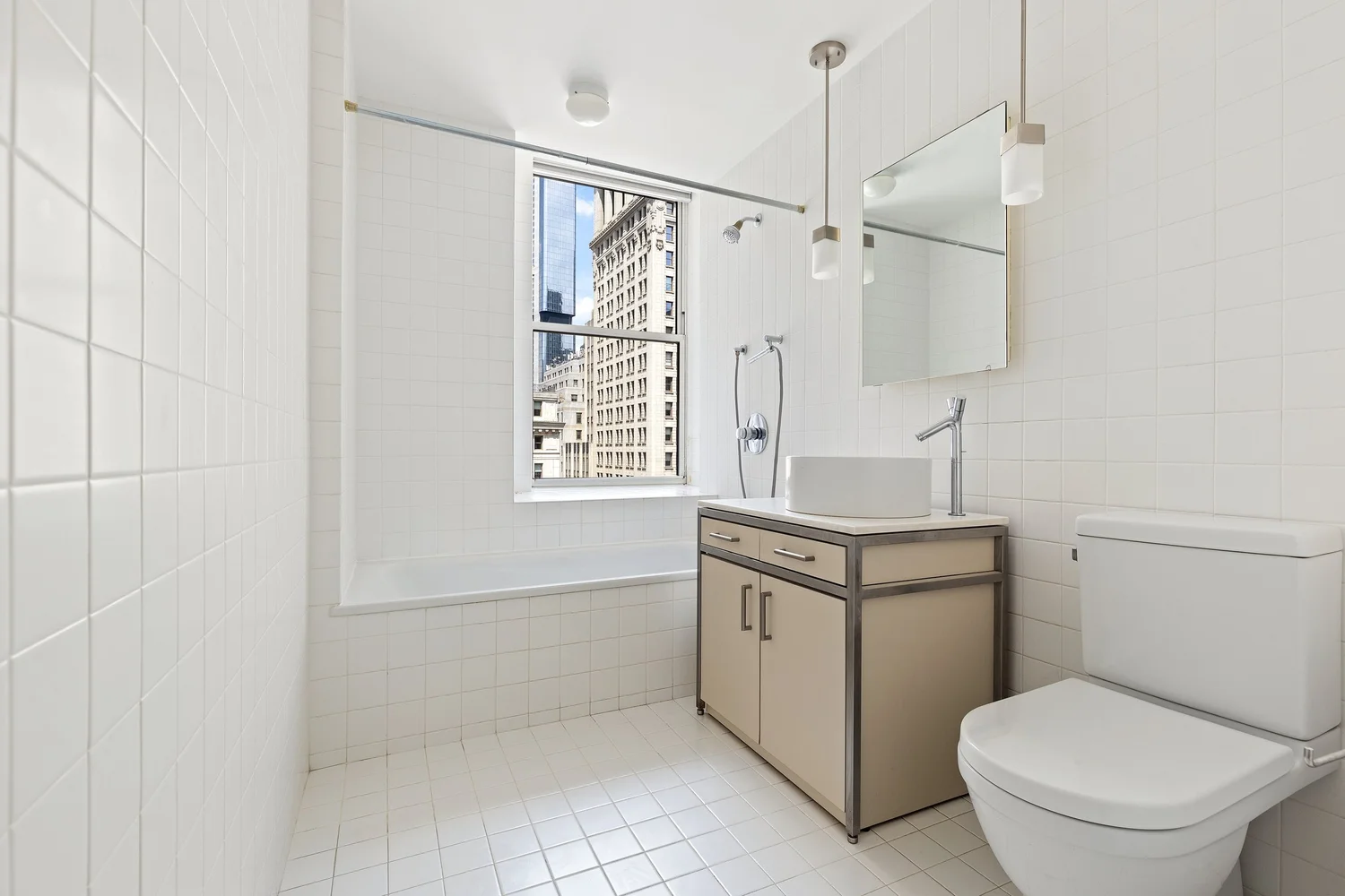 DOWNTOWN BY PHILIPPE STARCK — photo 5