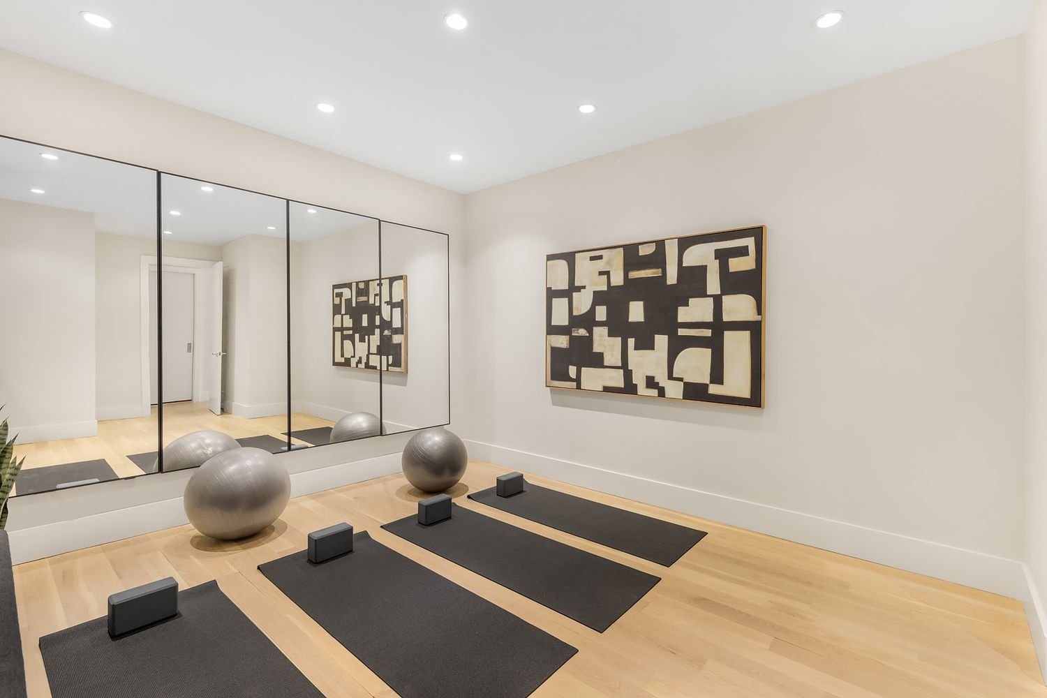 114 LIBERTY STREET — photo 10