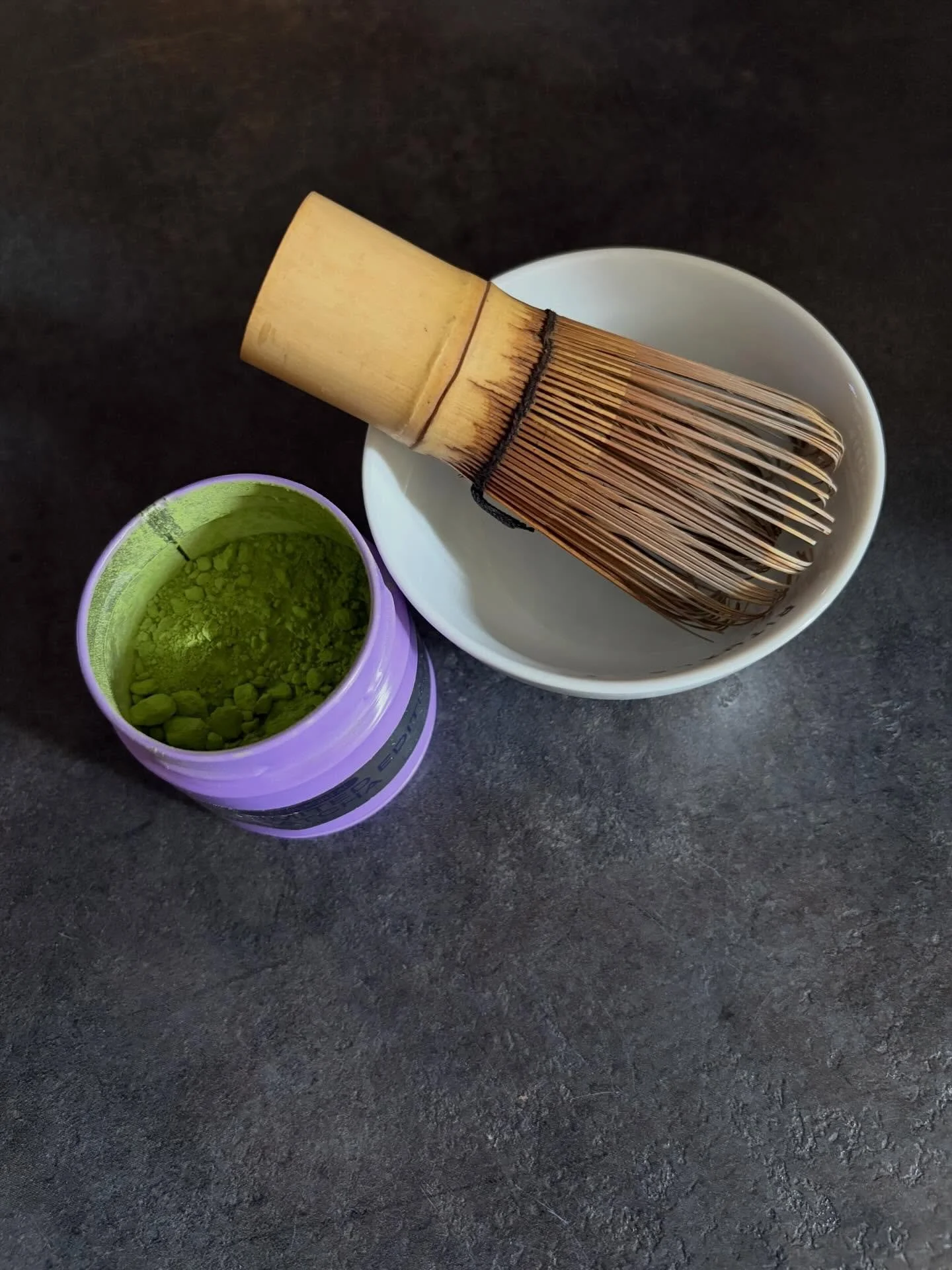 Not all italians are coffee addicts, I&rsquo;m a green tea one 😎Stopped drinking coffee over a decade ago after a juice clense and never went back (almost never🤫) I generally make matcha at home as the one you find in coffee shops is rarely unsweet