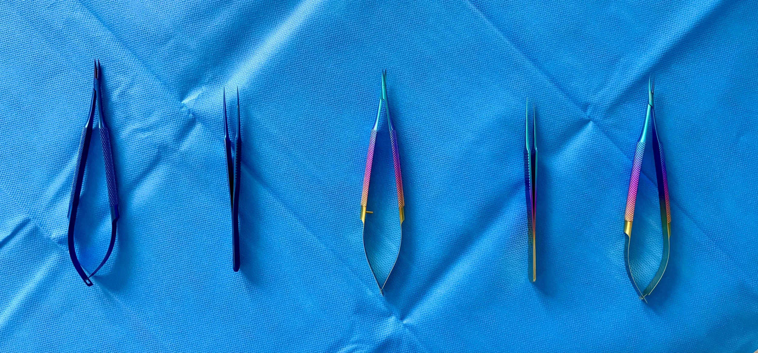 Instruments de supermicrochirurgie Mitaka utilisés pour les anastomoses lympho-veineuses (ALV), chirurgie du lymphœdème, Hospices Civils de Lyon