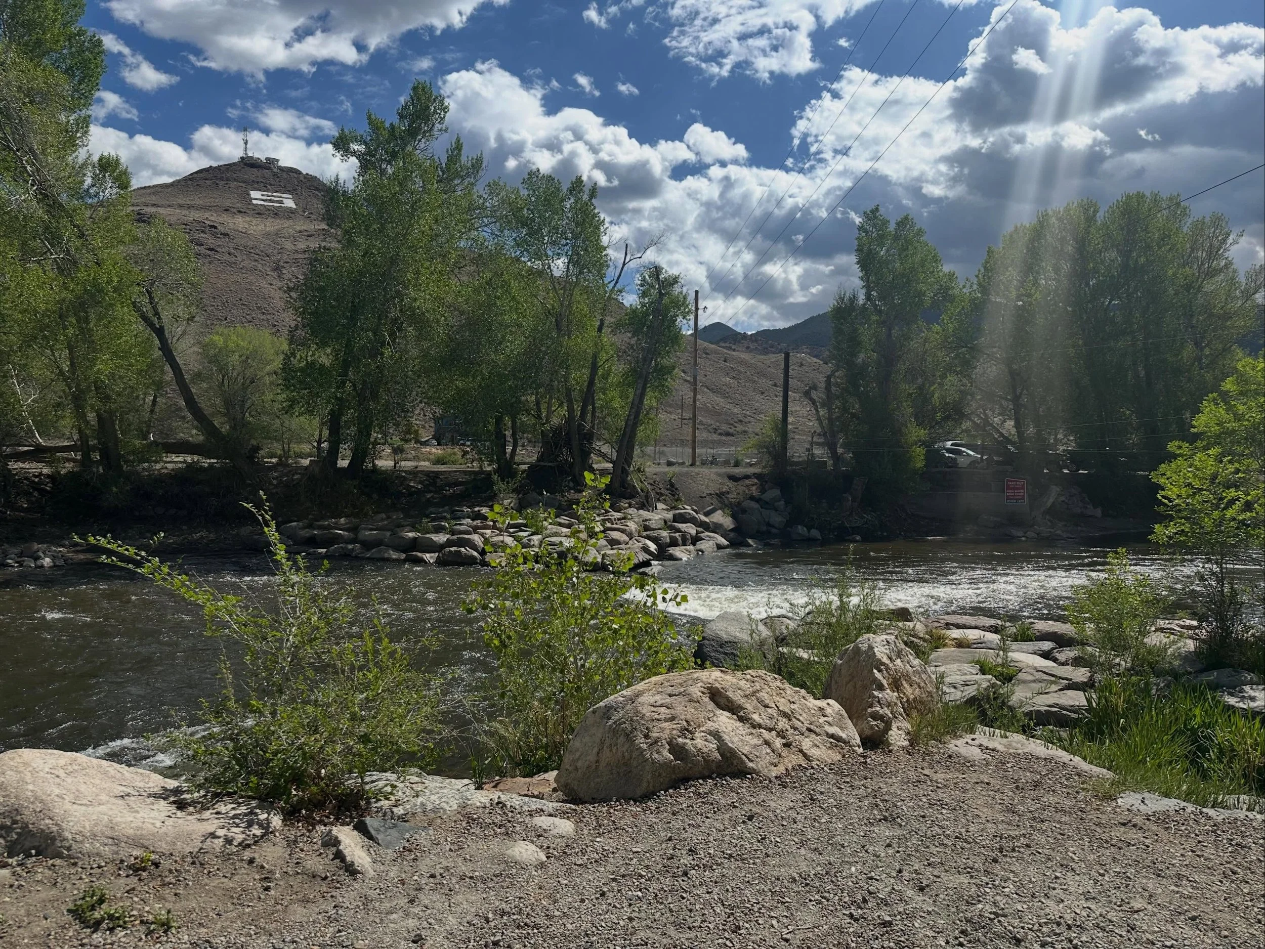 Another gorgeous day in Salida with views of S Mountain and the Arkansas River. I still have an afternoon of live music and one more little hike with Solo. We&rsquo;ll leave out early tomorrow. We played hard and had a lot of fun🤩❤️🙏👍