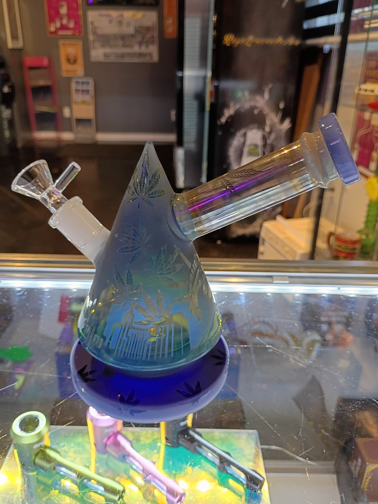 Statue of liberty skyline bong