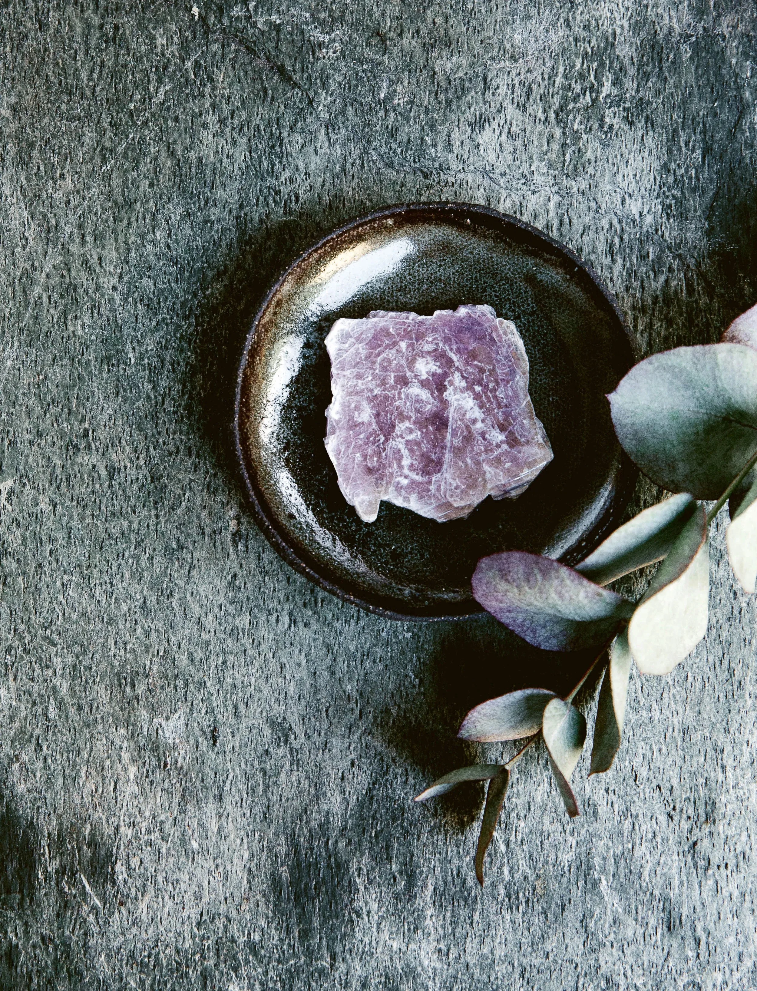 healing-crystals-lepidolite.jpg