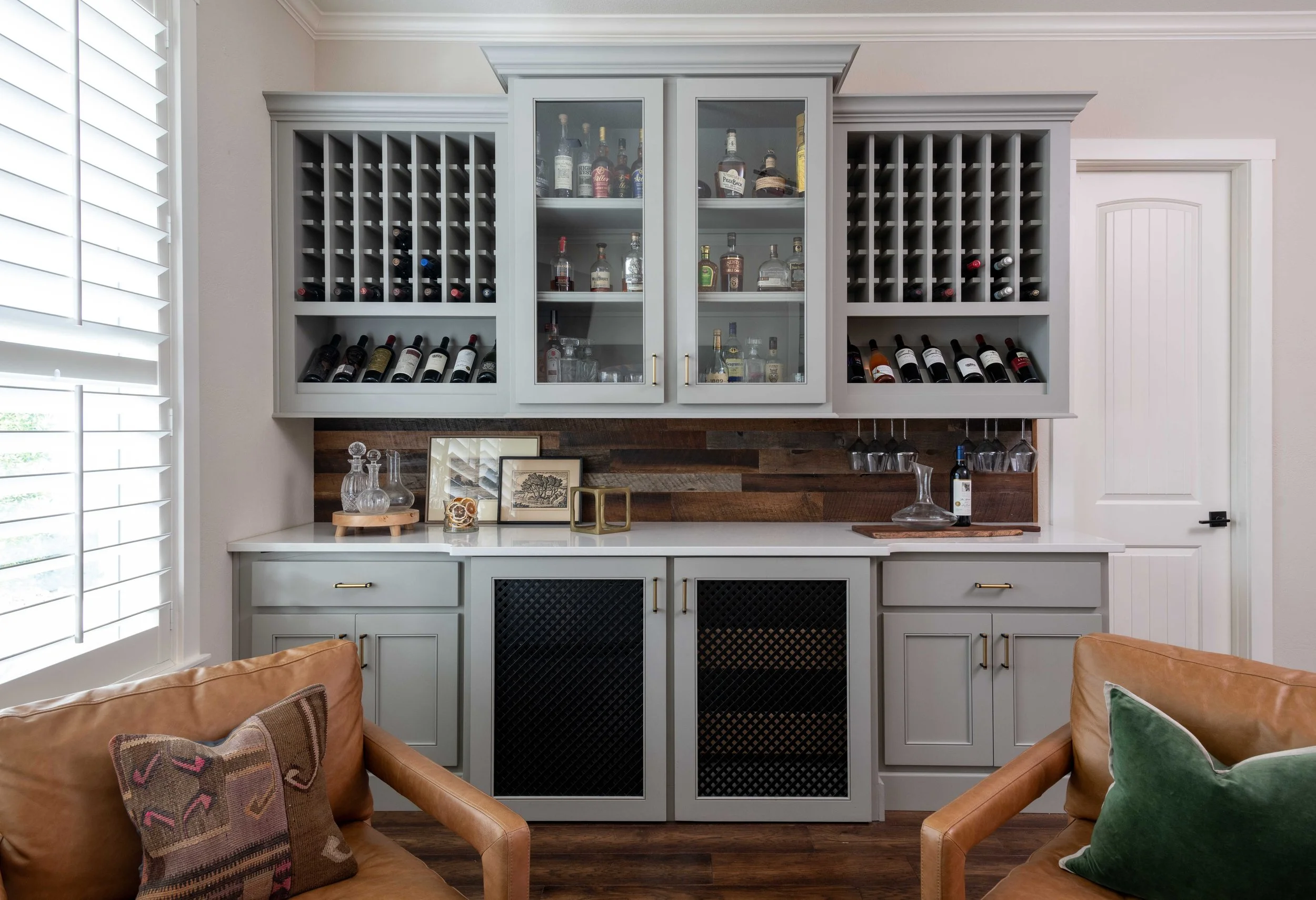 queens court whiskey room.JPG