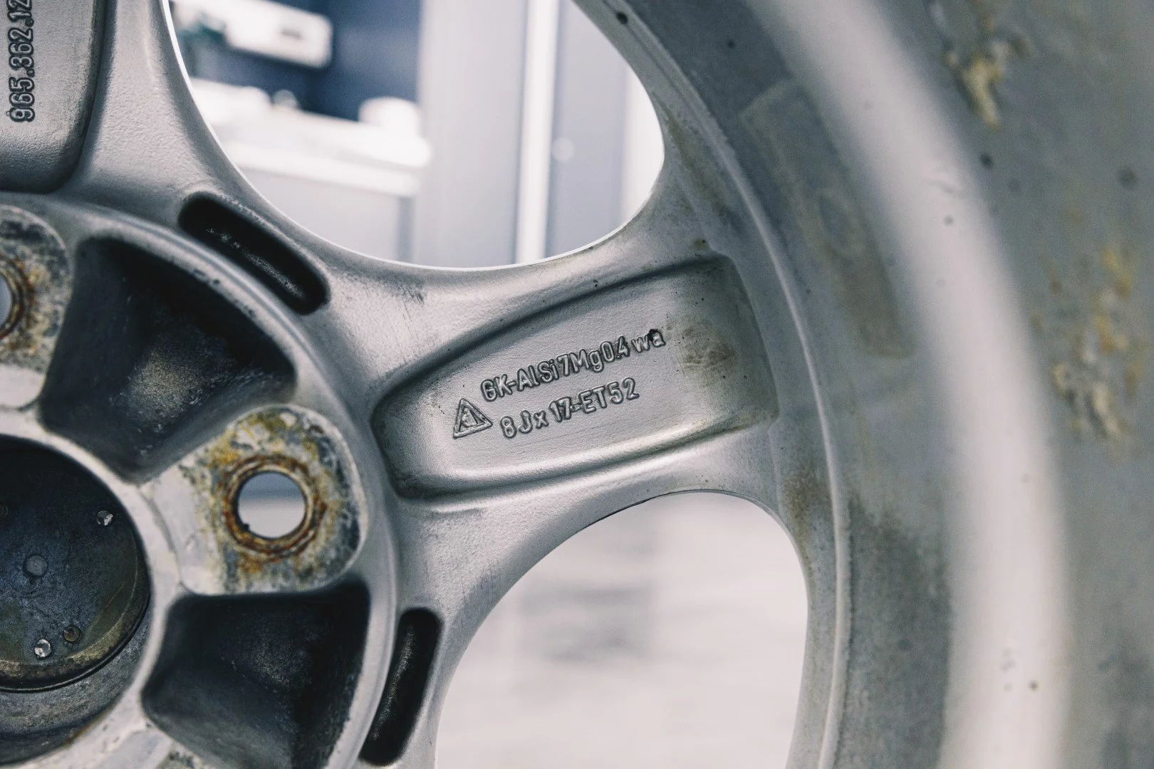 Porsche 964 Carrera 4 1990 Linen Grey Metallic Mechanical_081.jpg