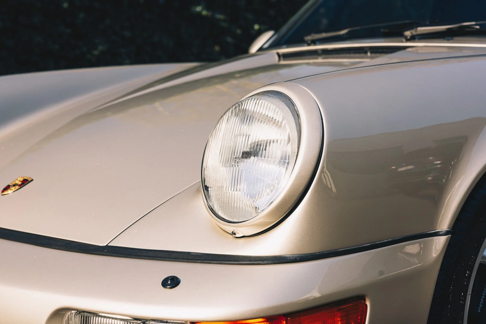 Porsche 964 Carrera 4 1990 Linen Grey Metallic Exterior_017.jpg