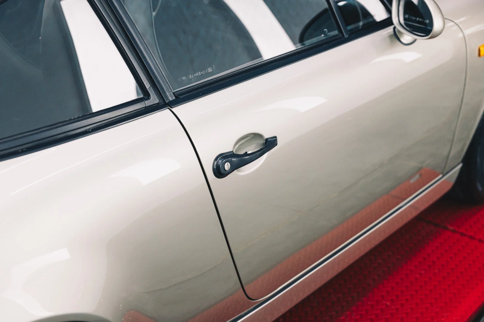 Porsche 964 Carrera 4 1990 Linen Grey Metallic Exterior_041.jpg