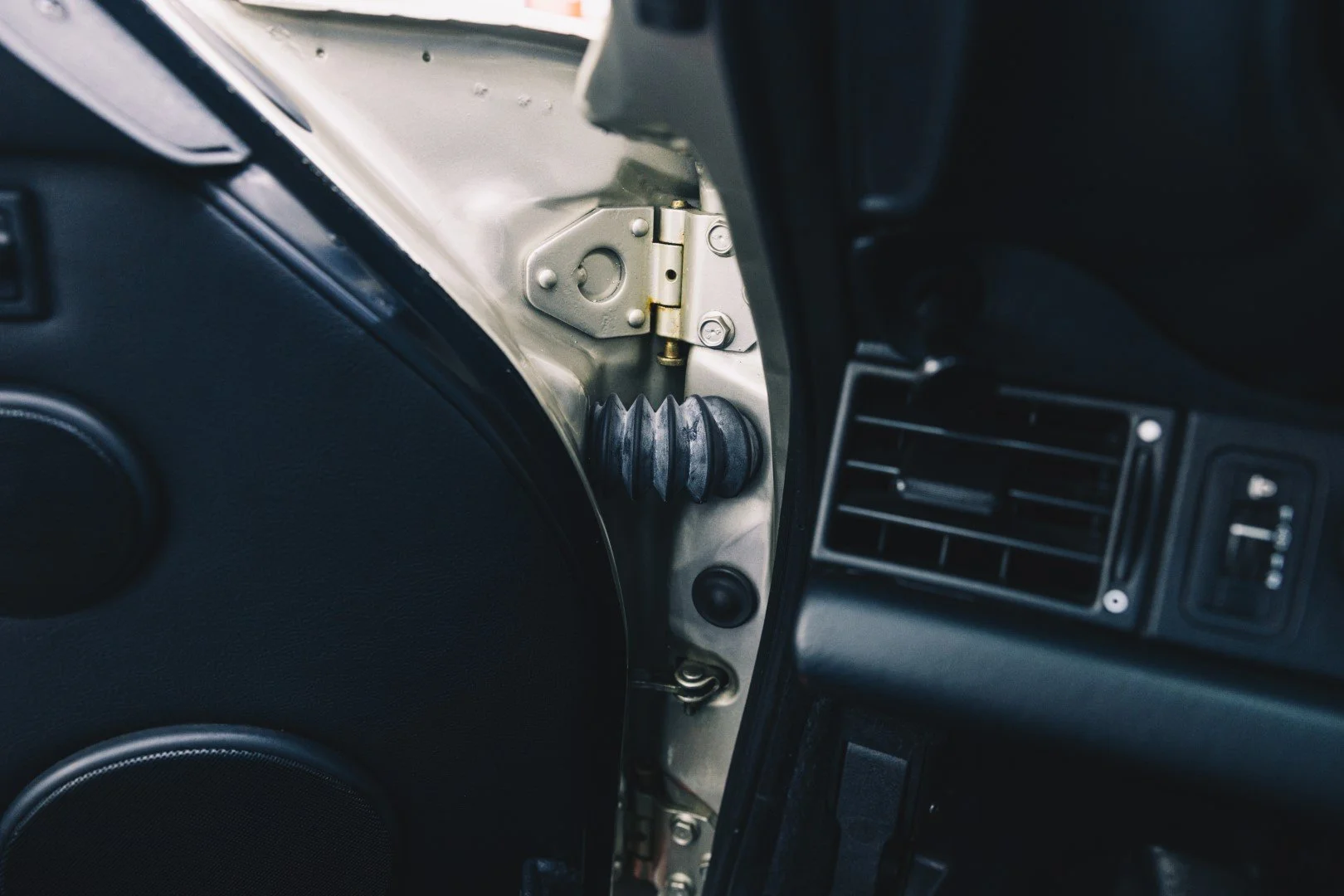 Porsche 964 Carrera 4 1990 Linen Grey Metallic Interior_020.jpg