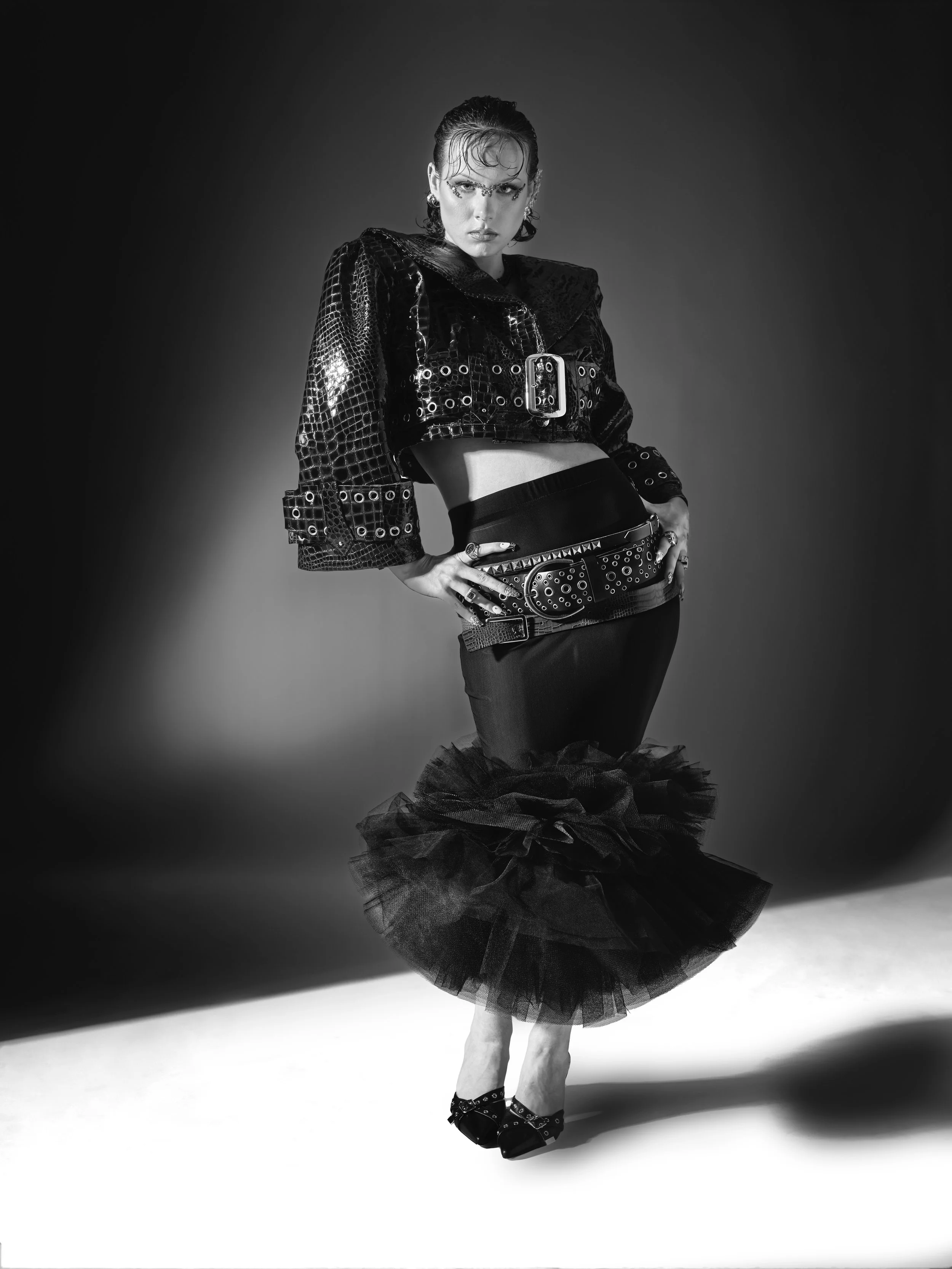 TEXTURES ECHOED IN NOIR