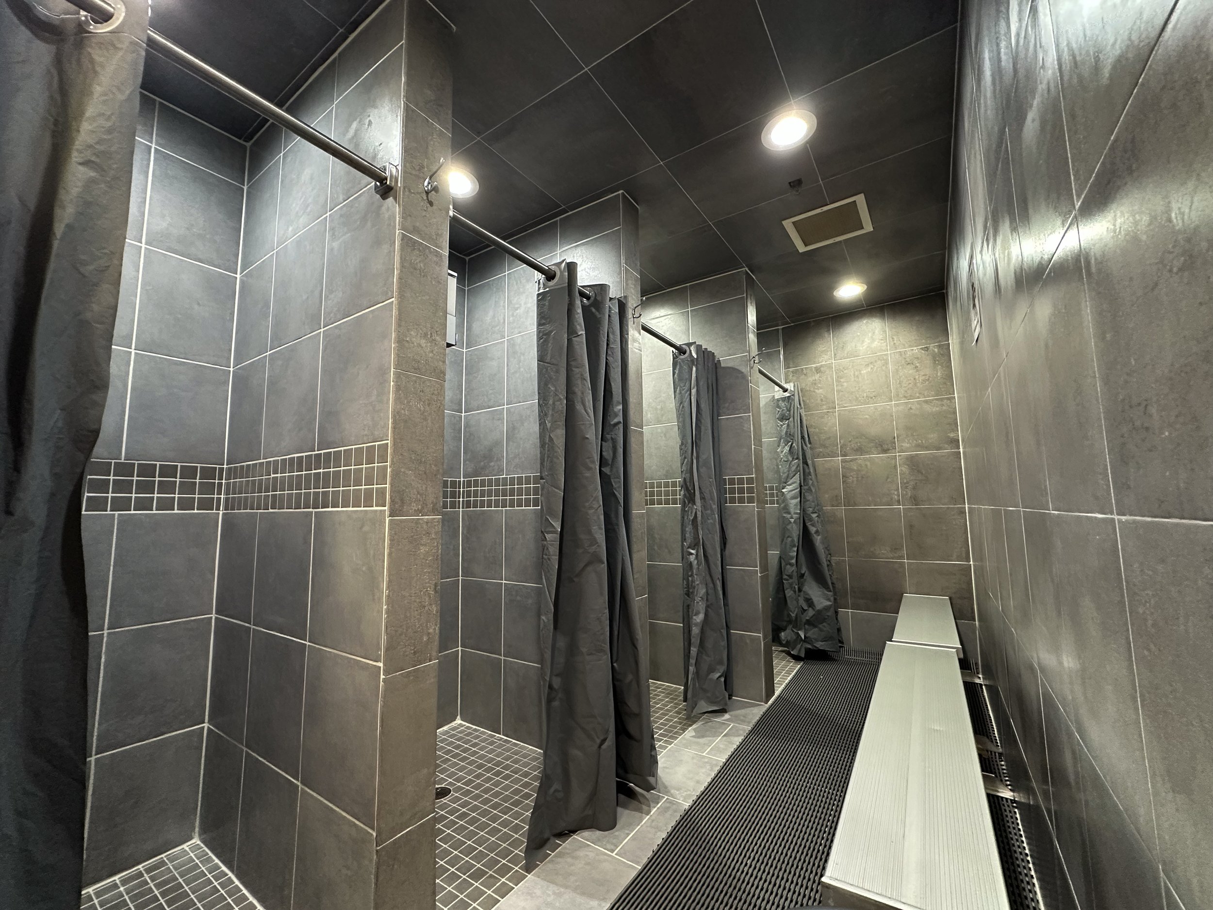 Harbor Fitness Mill Basin SHOWERS