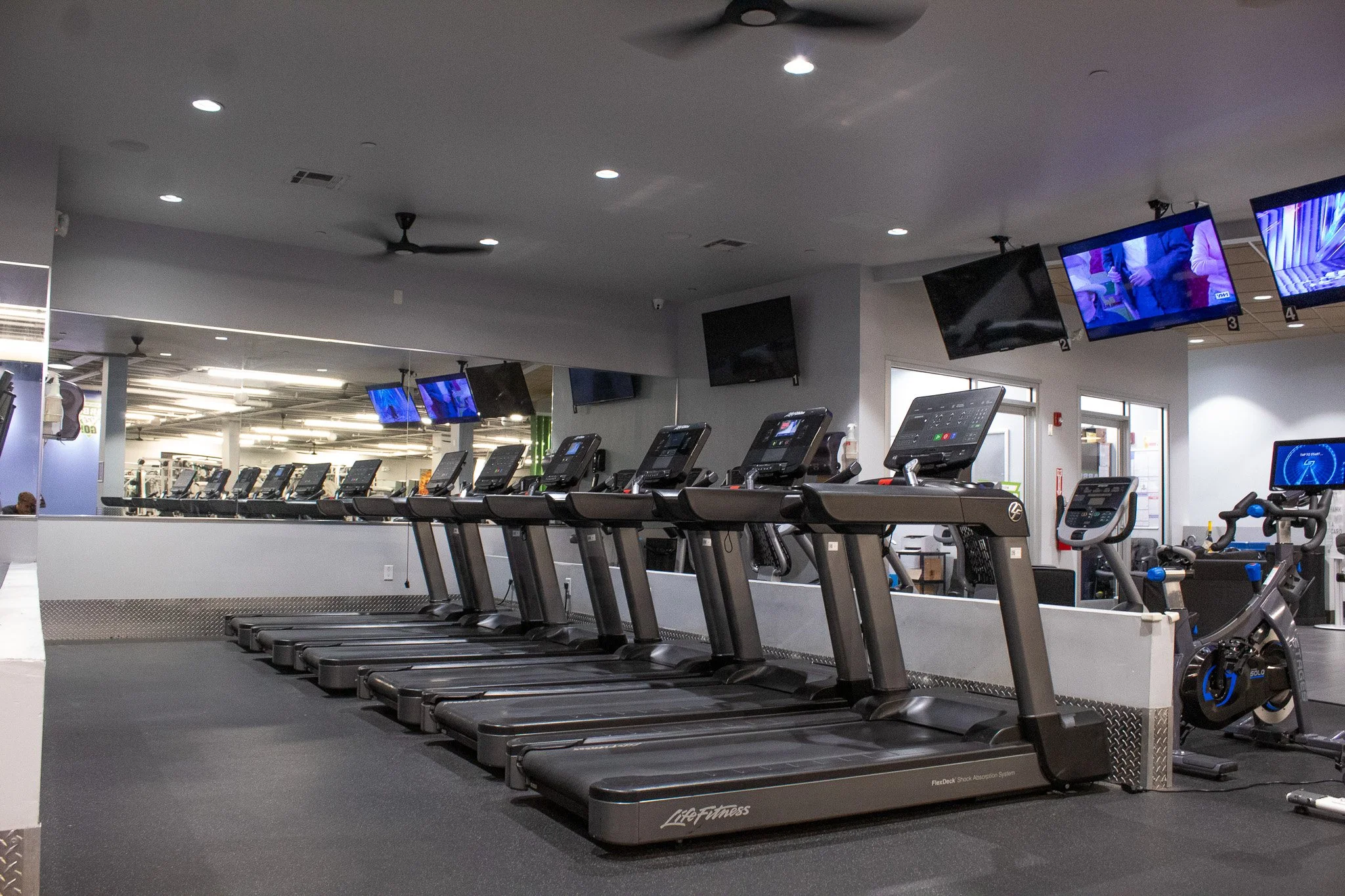 GO! Bay Ridge at 87th Treadmills