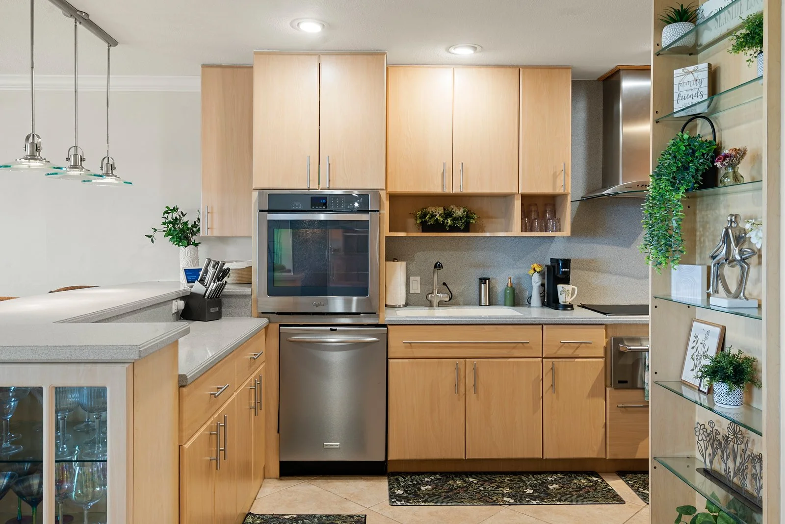 tamarind-bay-club-residence-two-kitchen.JPG