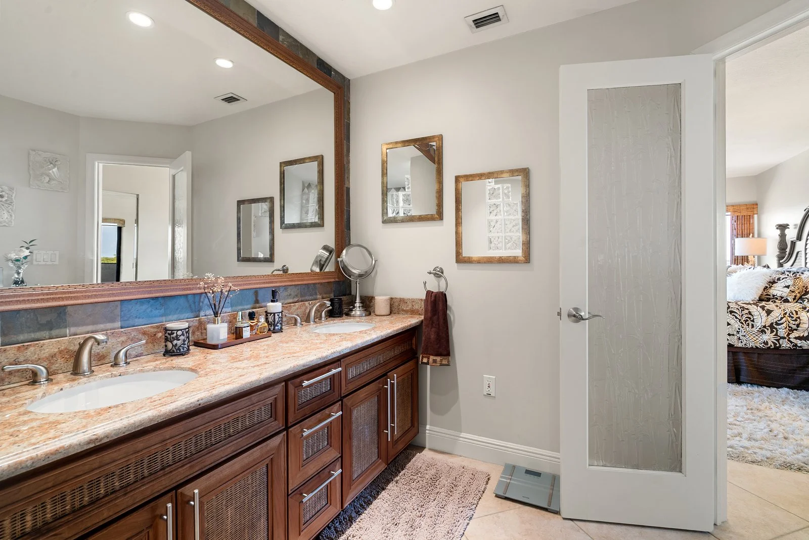 tamarind-bay-club-residence-two-bathroom-double-vanity.JPG