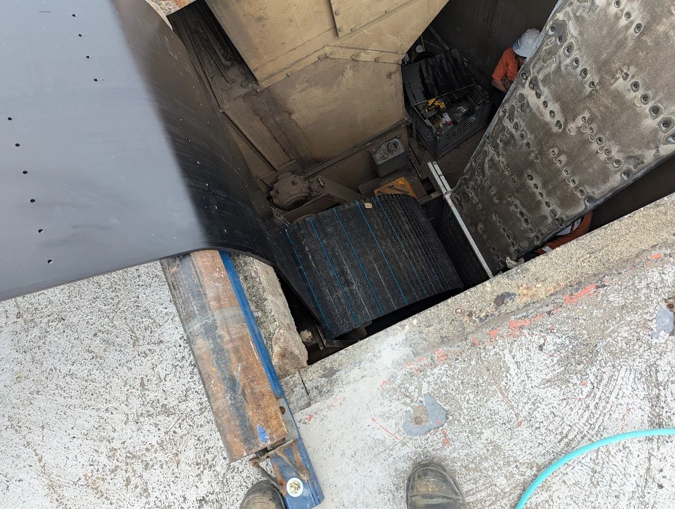 Conveyor belt install process