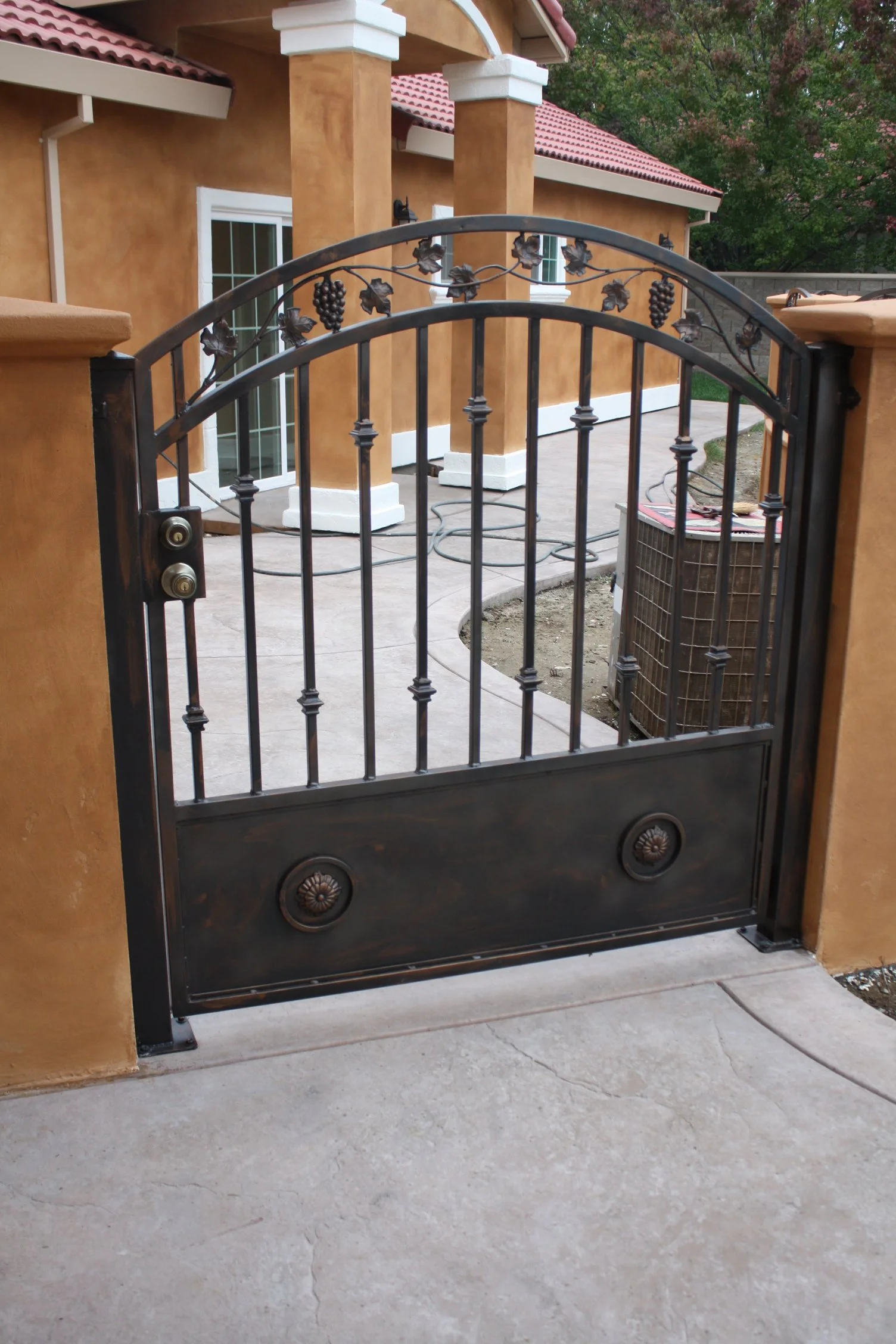 ENTRY GATE - FOLSOM
