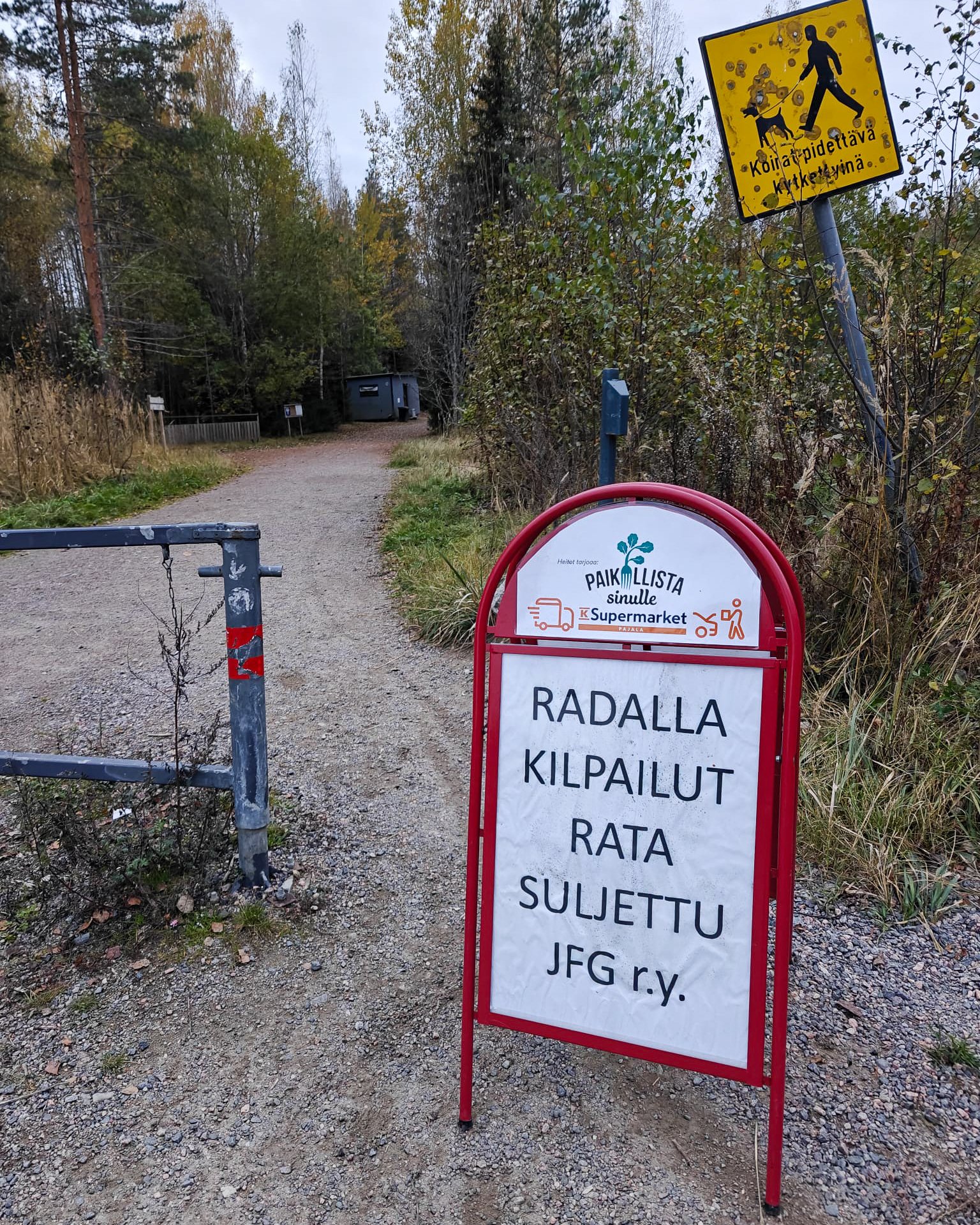 ❗️ RATA SULJETTU LAUANTAINA ❗️
Huomenna, eli lauantaina 4.10. Lemmenlaaksossa pelataan JFG:n seuranmestaruuskisat ja rata on sen aikaa suljettuna muilta harrastajilta. Arviolta klo 16 rata on j&auml;lleen auki pelattavaksi.
