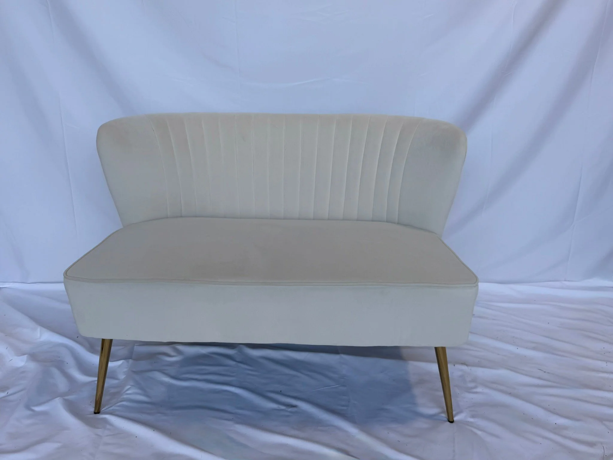 white loveseat.jpg