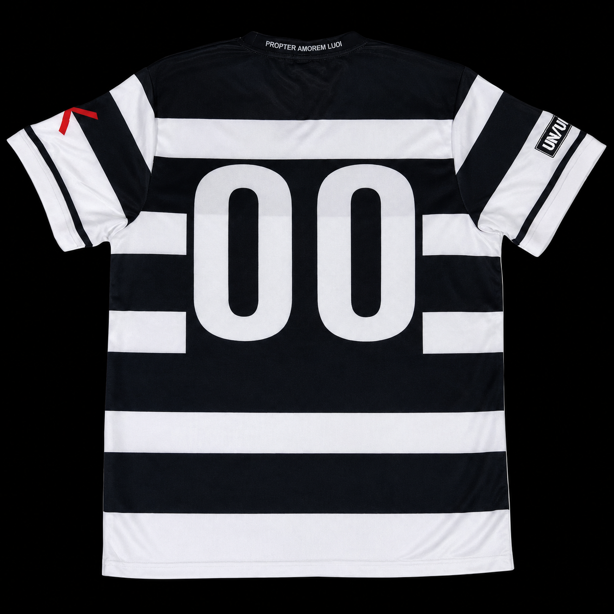 black_and_white_striped_sports_jersey.png