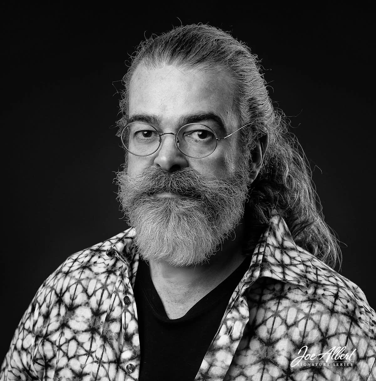 Is Your Headshot Costing You Business? 5 Mistakes Professionals Make (and How to Fix Them)