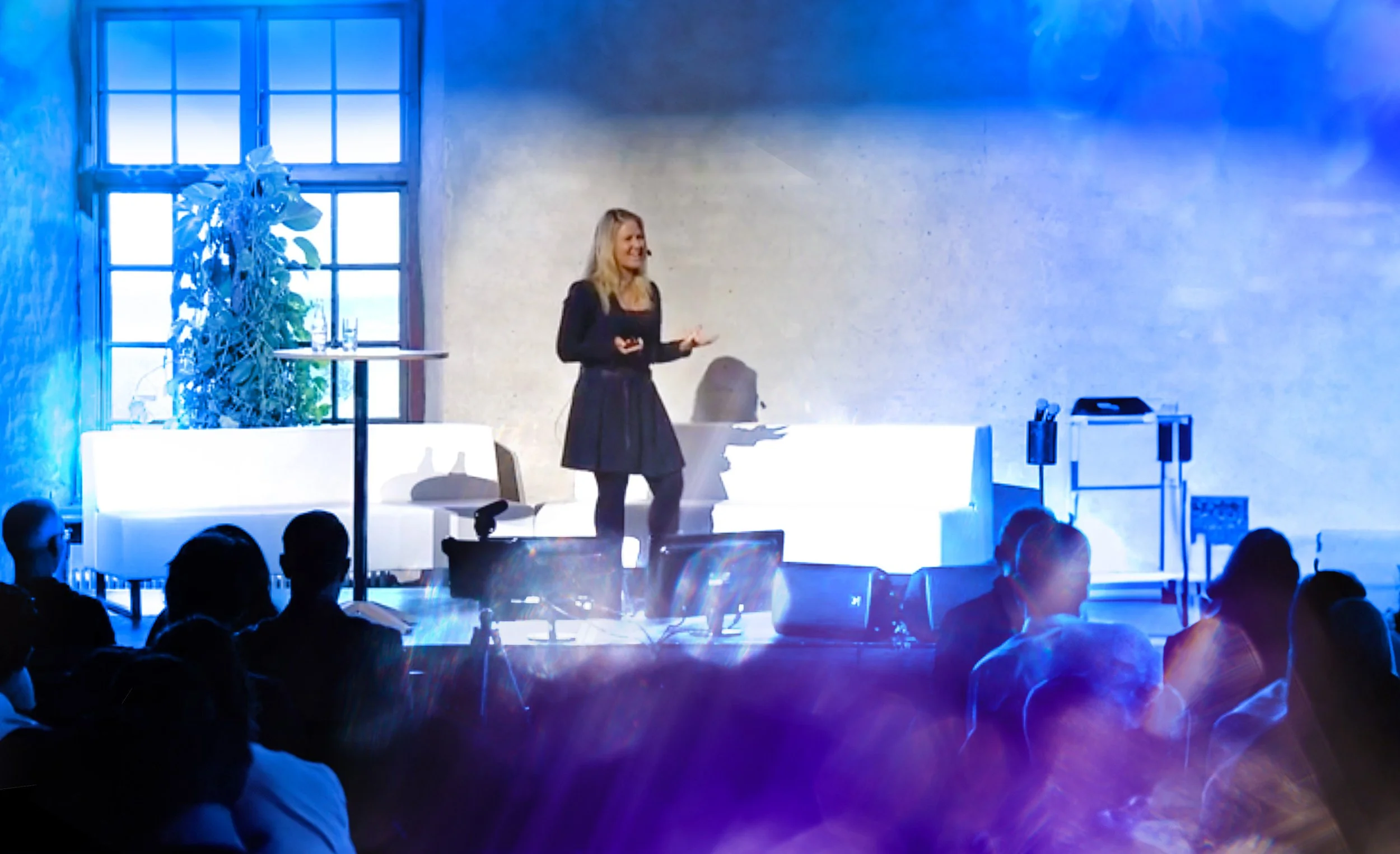 On stage 01.jpg