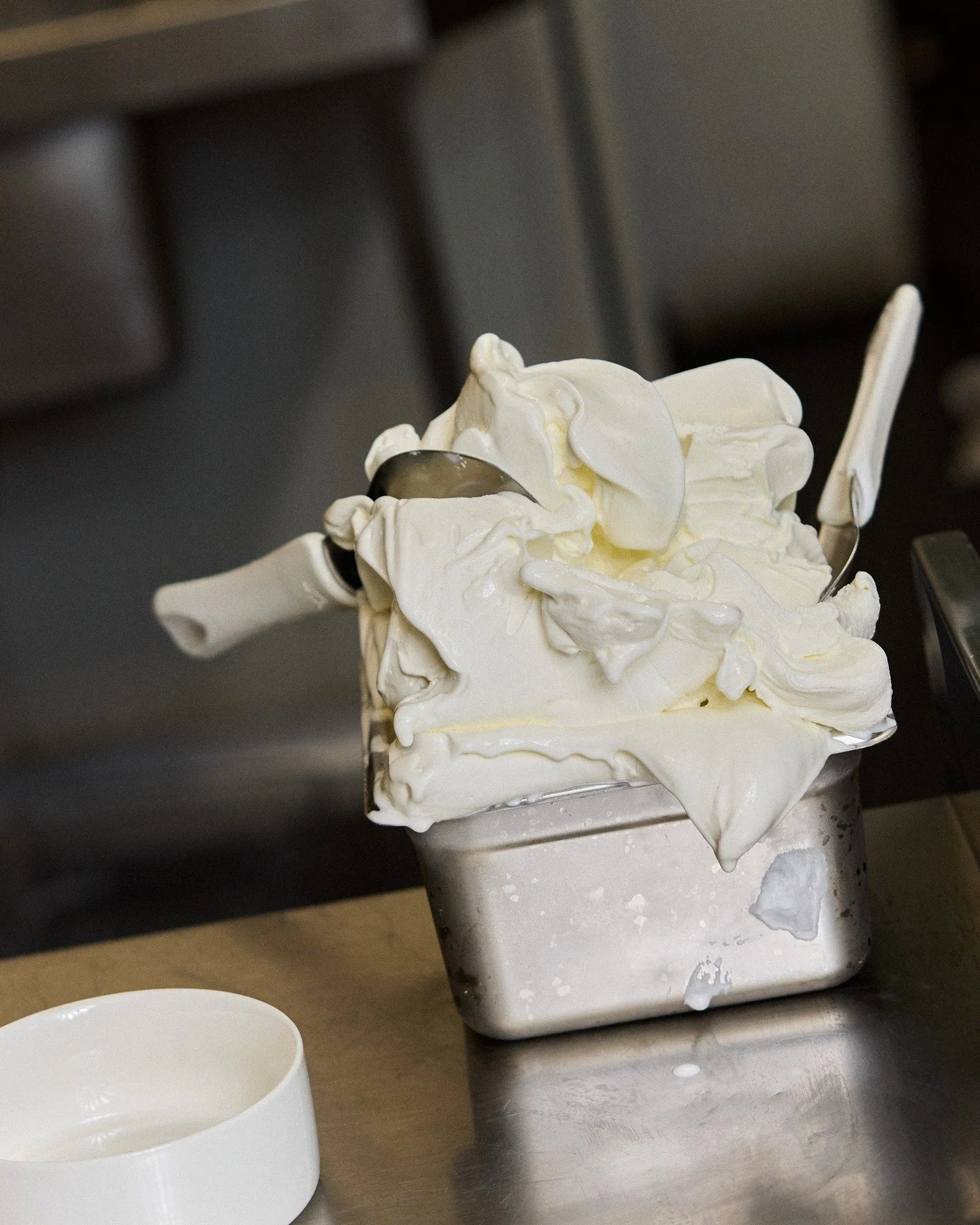 Late night dessert, sorted 🍨⁠
⁠
Our gelato is made in-house, which means every scoop is fresh, creamy and very Beku.⁠
⁠
Right now, we&rsquo;re serving Fior di Latte, a simple classic done properly, paired with a shot of rich hot chocolate for pourin