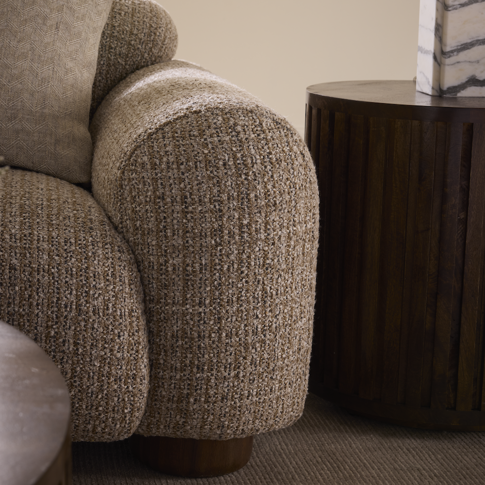 AT10960-SMB_MMC-Ellison_Sofa_lifestyle_detail1.png
