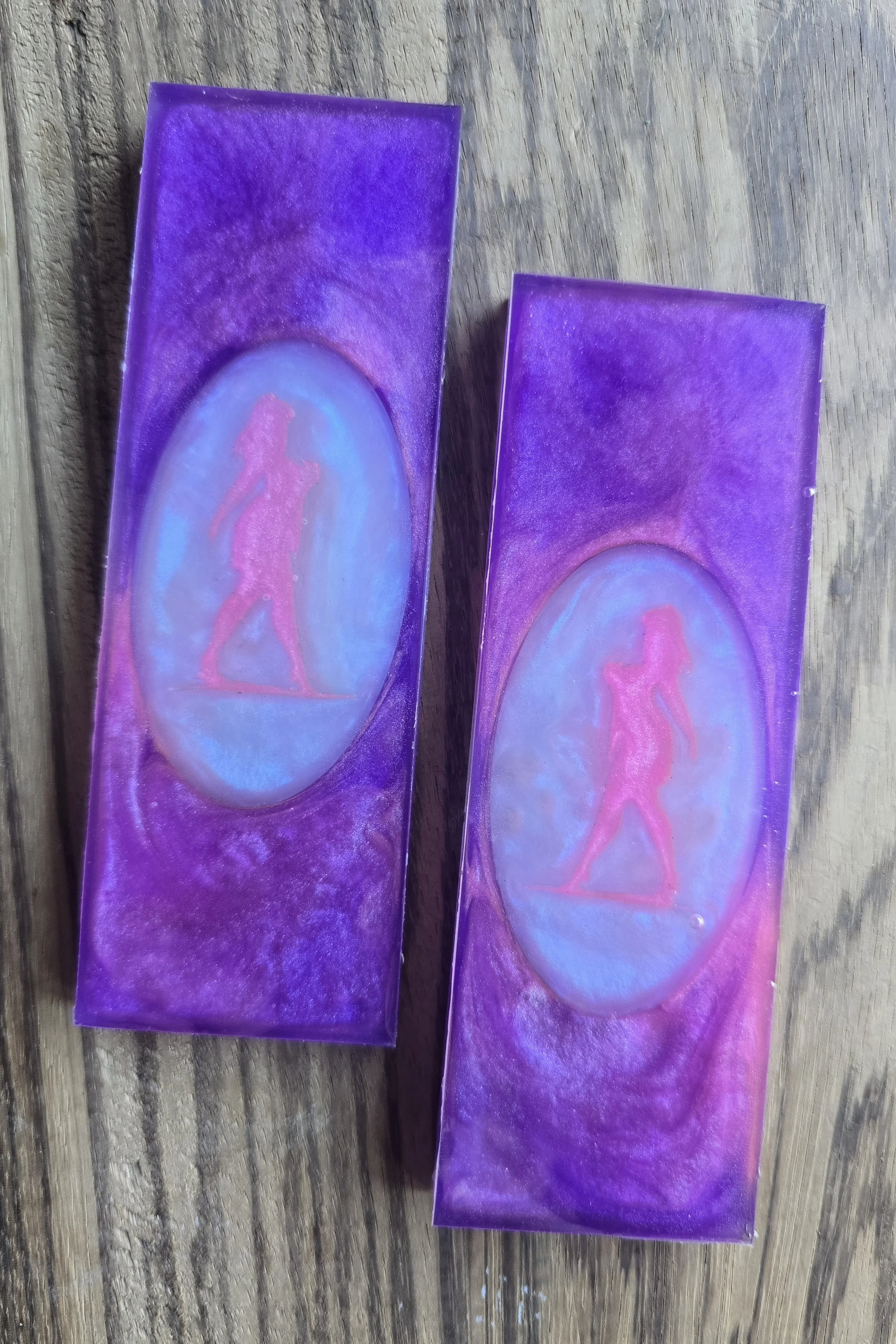 .4x2x6 inch PINK PIN-UP GIRL RESIN KNIFE SCALES IN PURPLE AND PINK