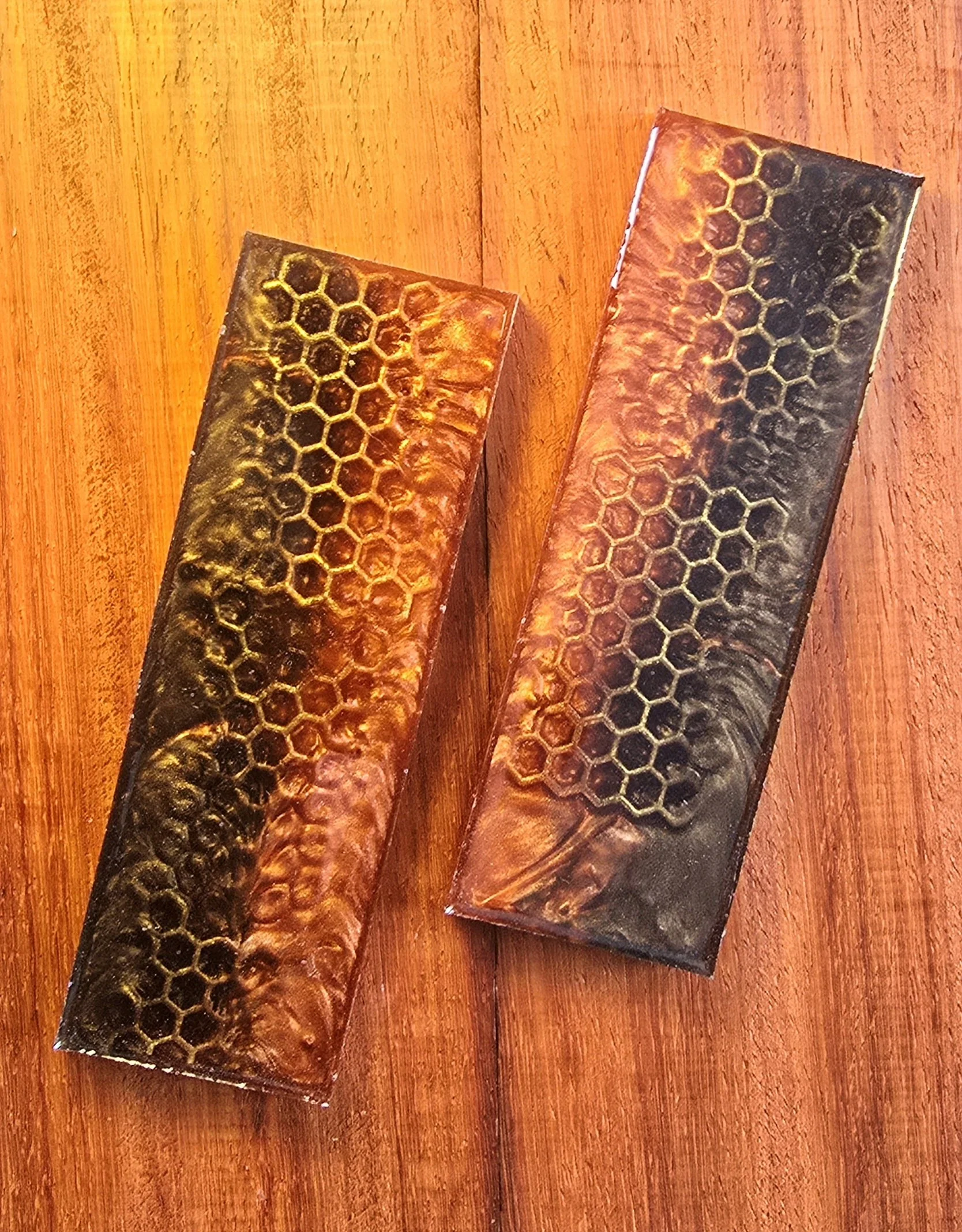 .4x2x6 inch Gold honeycomb in pearl copper and brown resin knife scales