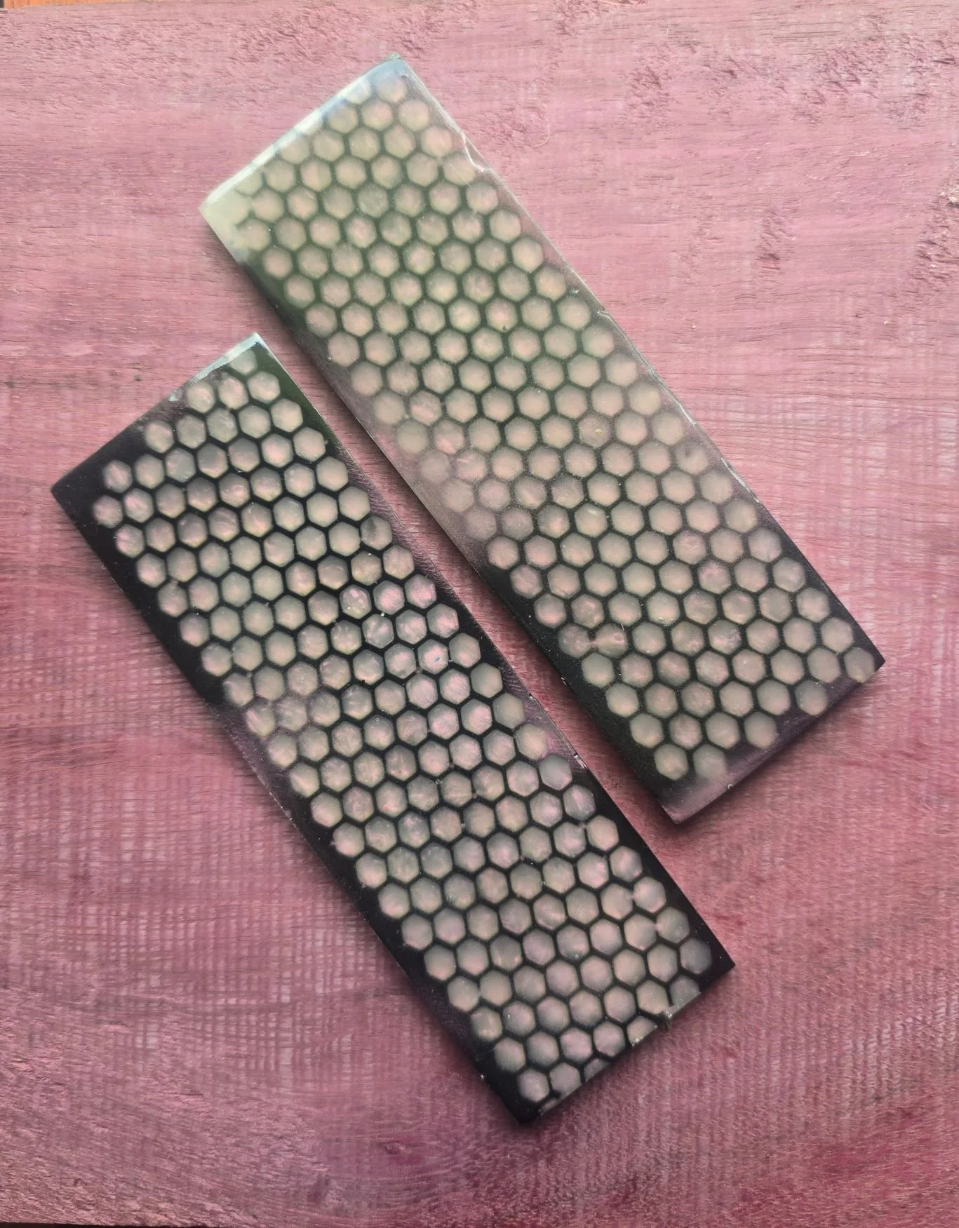 .4x2x6 inch Honeycomb Knife Scales black with red interference